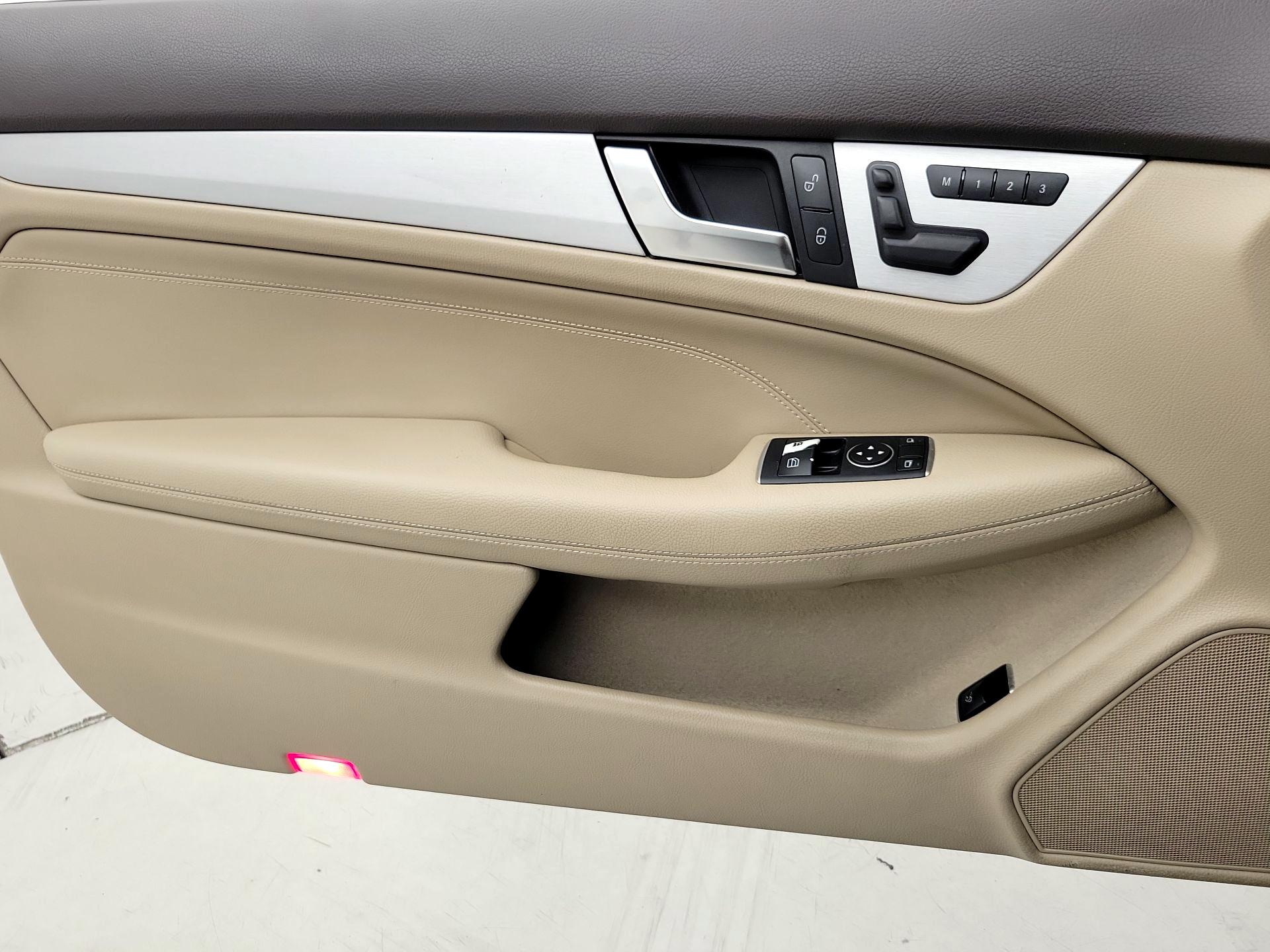 Thumbnail: 2015 Mercedes-Benz C-Class - 12