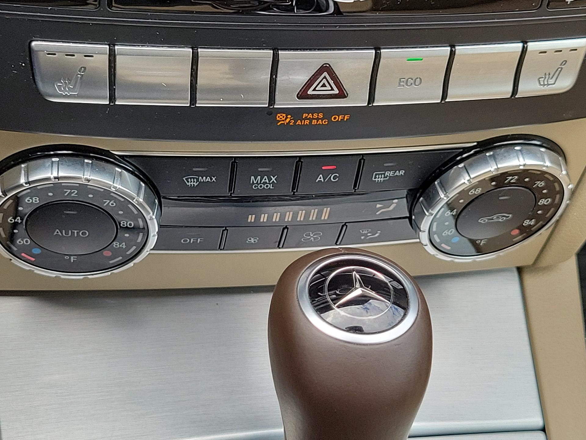 Thumbnail: 2015 Mercedes-Benz C-Class - 17