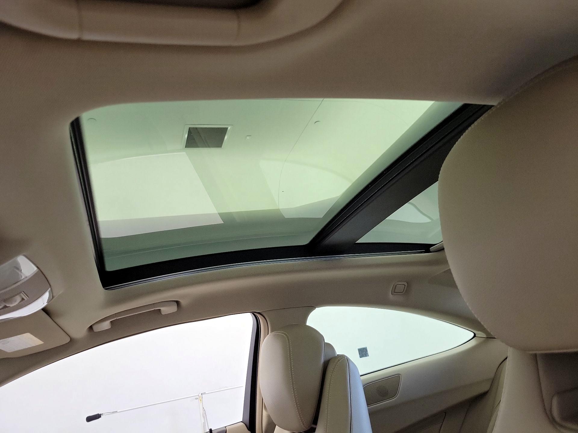 Thumbnail: 2015 Mercedes-Benz C-Class - 20