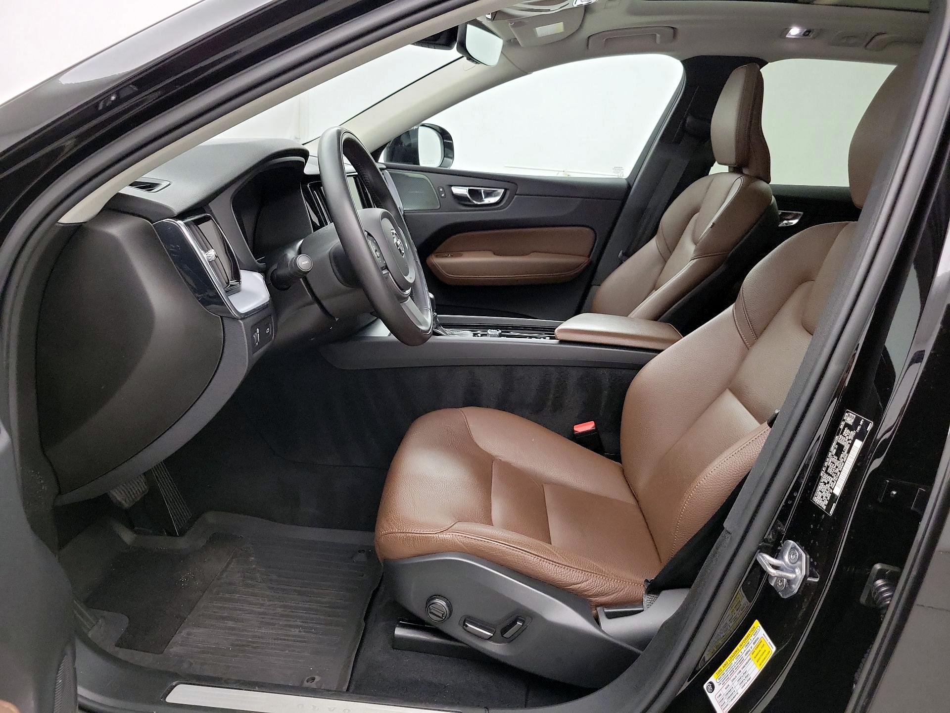 Thumbnail: 2020 Volvo XC60 - 11