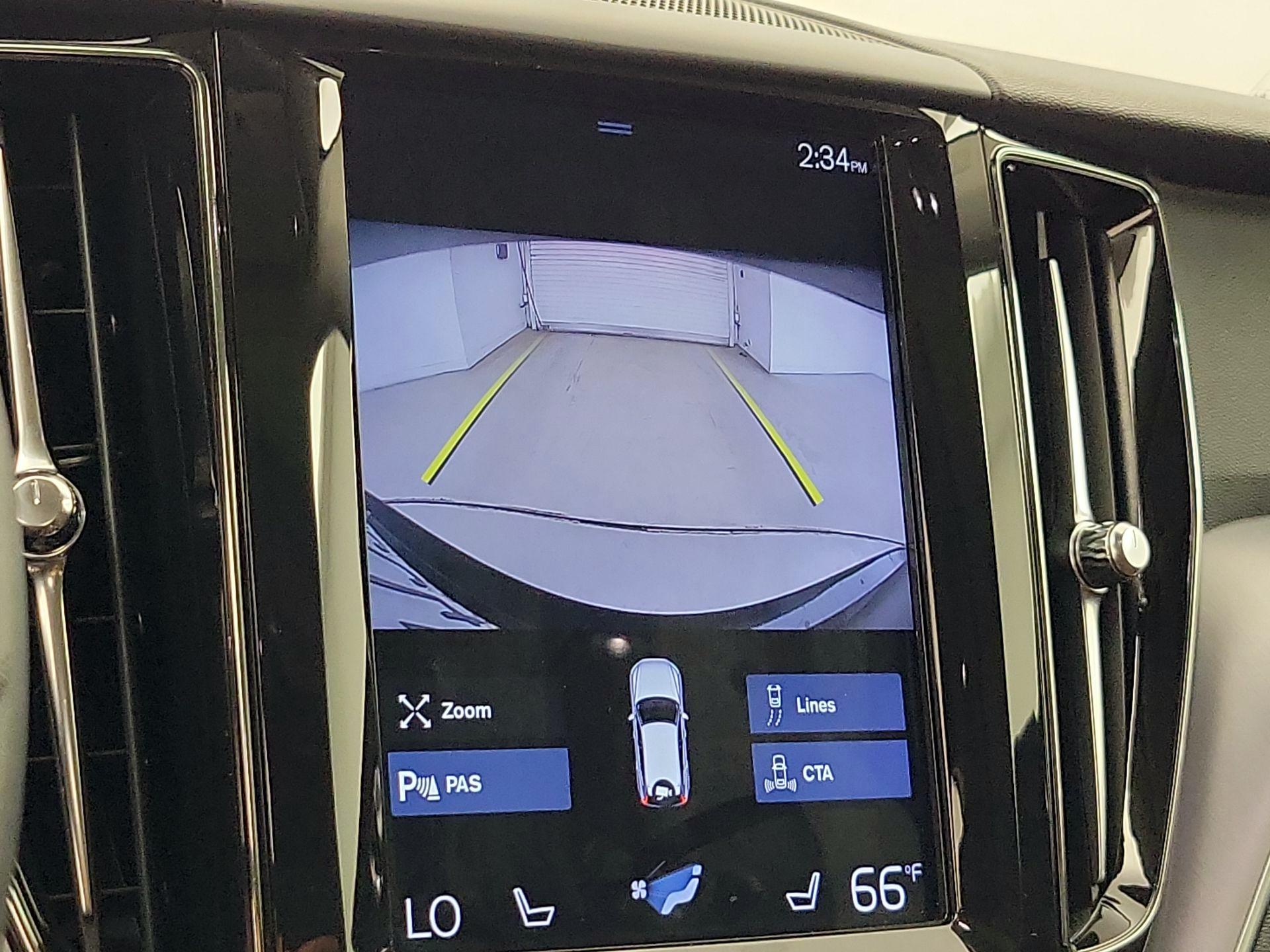 Thumbnail: 2020 Volvo XC60 - 15