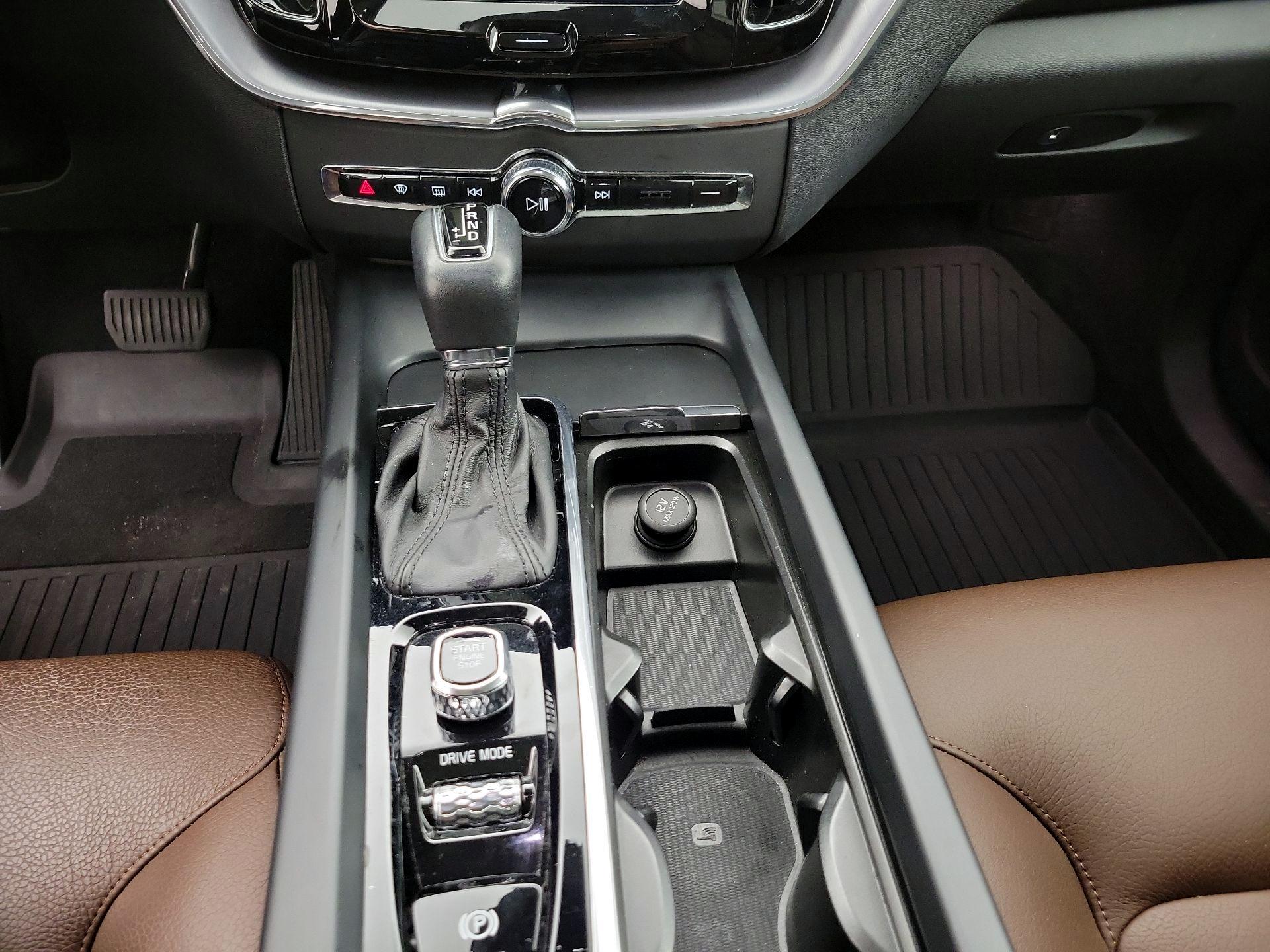Thumbnail: 2020 Volvo XC60 - 18