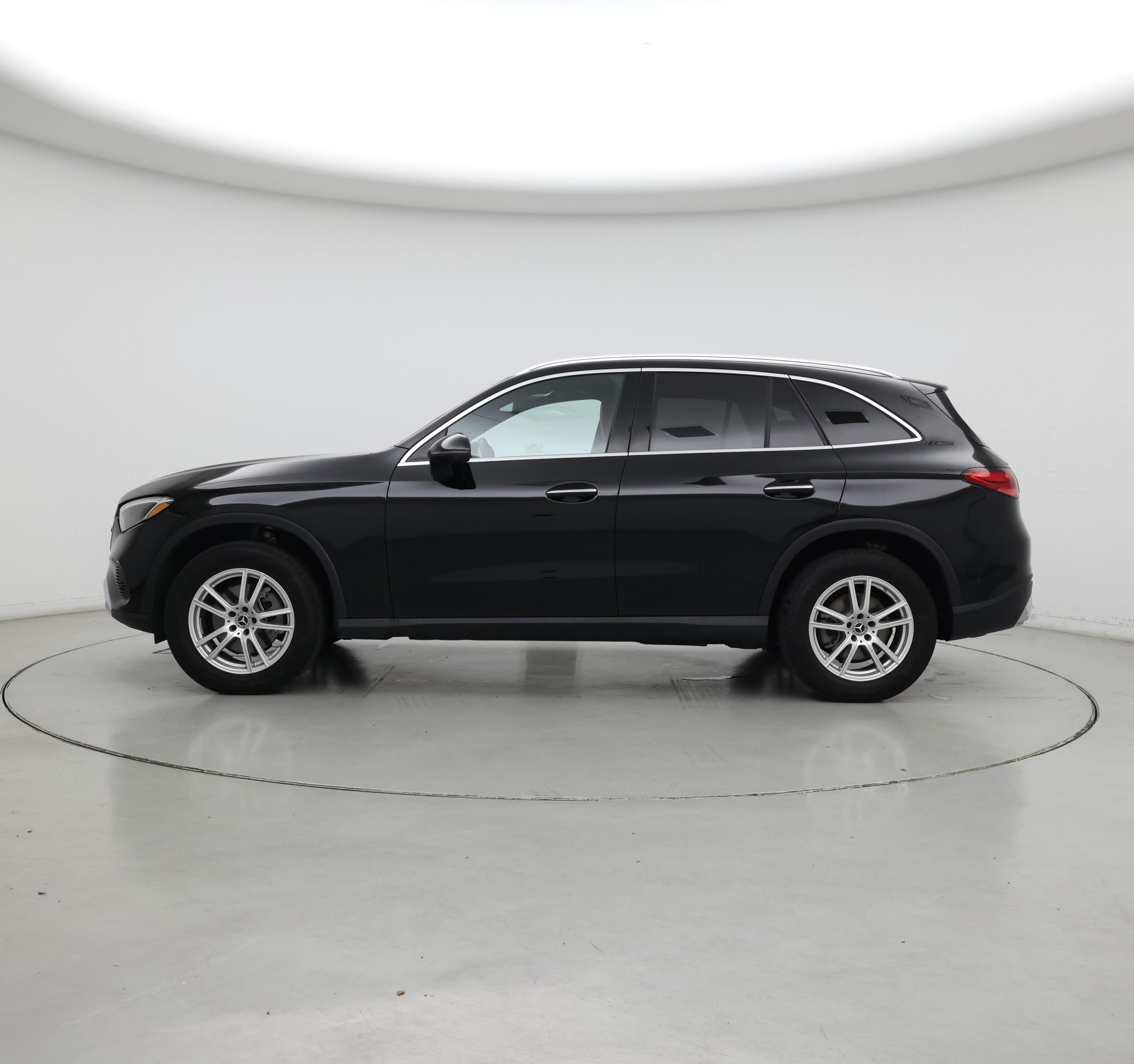 Thumbnail: 2023 Mercedes-Benz GLC - 3