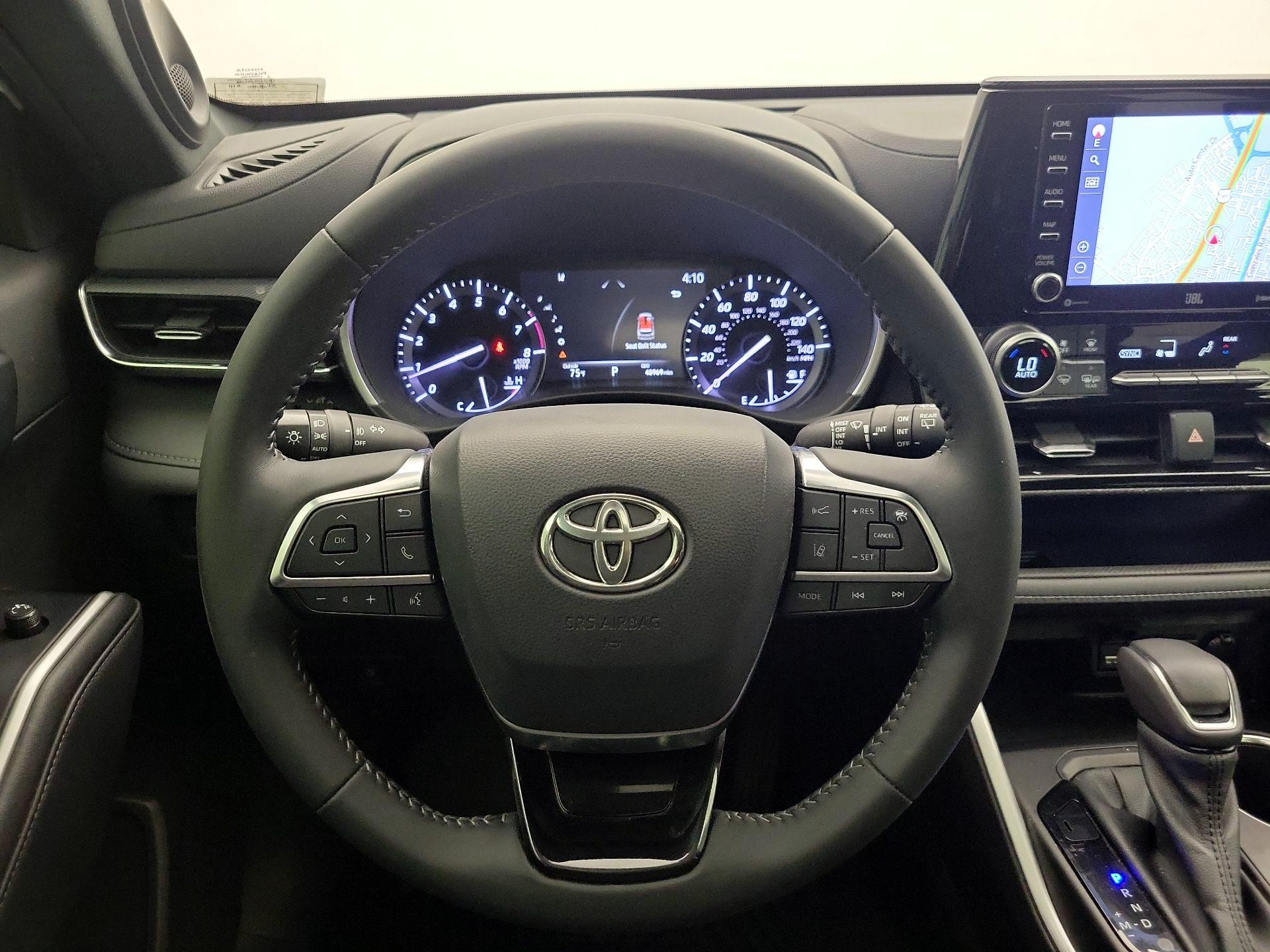 Thumbnail: 2021 Toyota Highlander - 10