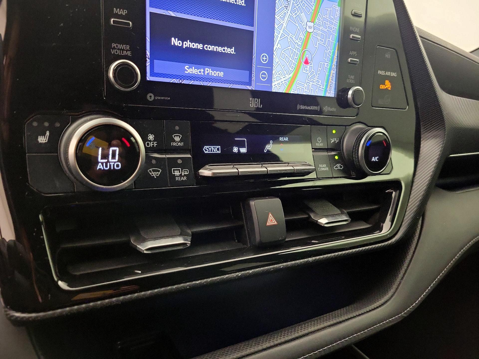 Thumbnail: 2021 Toyota Highlander - 17