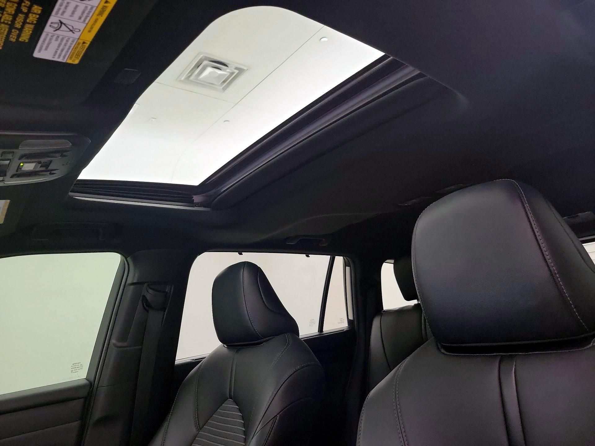 Thumbnail: 2021 Toyota Highlander - 20
