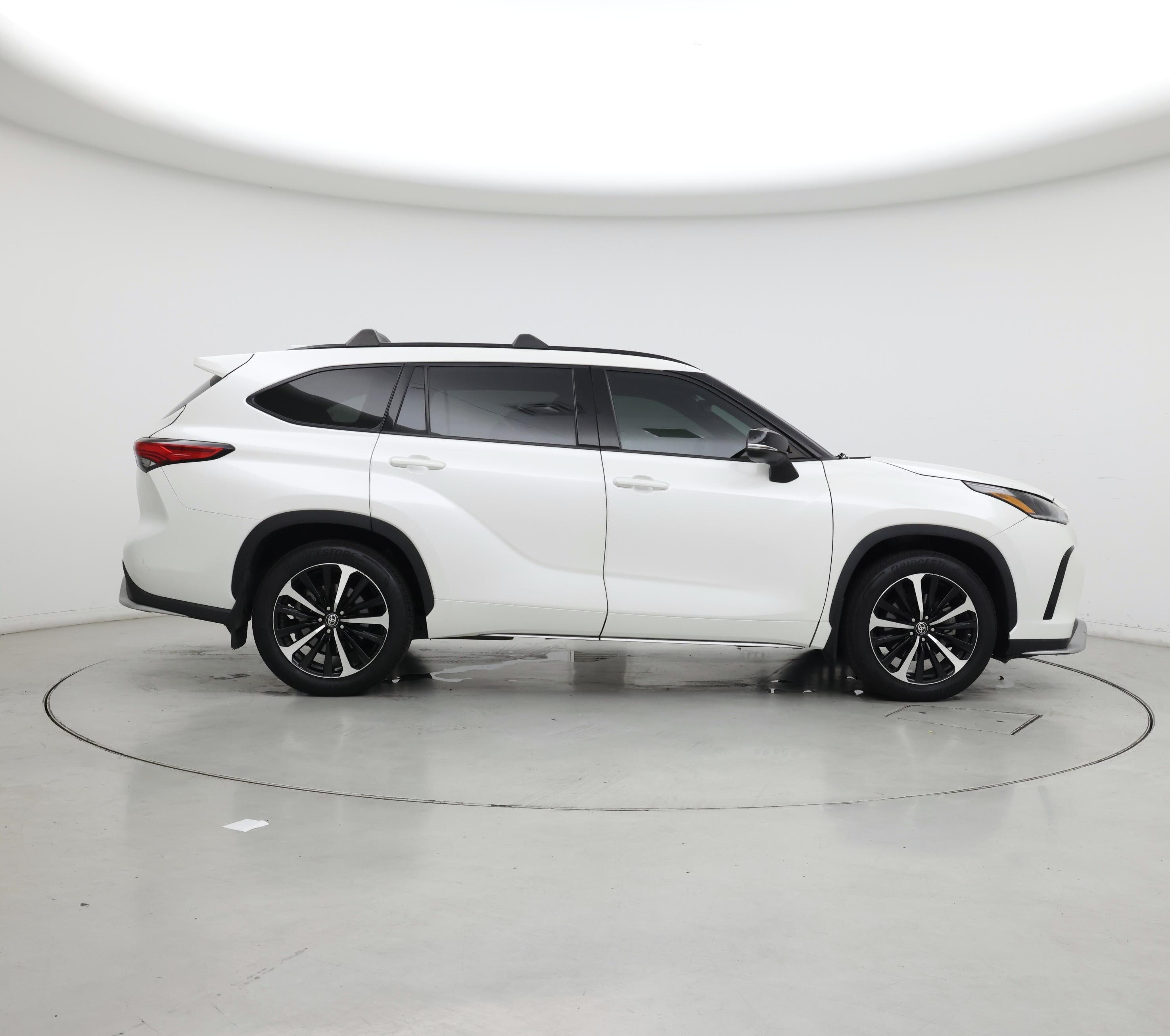 Thumbnail: 2021 Toyota Highlander - 7