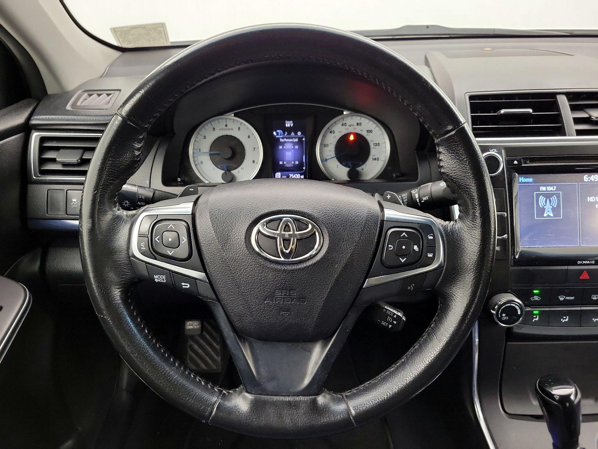 Thumbnail: 2016 Toyota Camry - 10