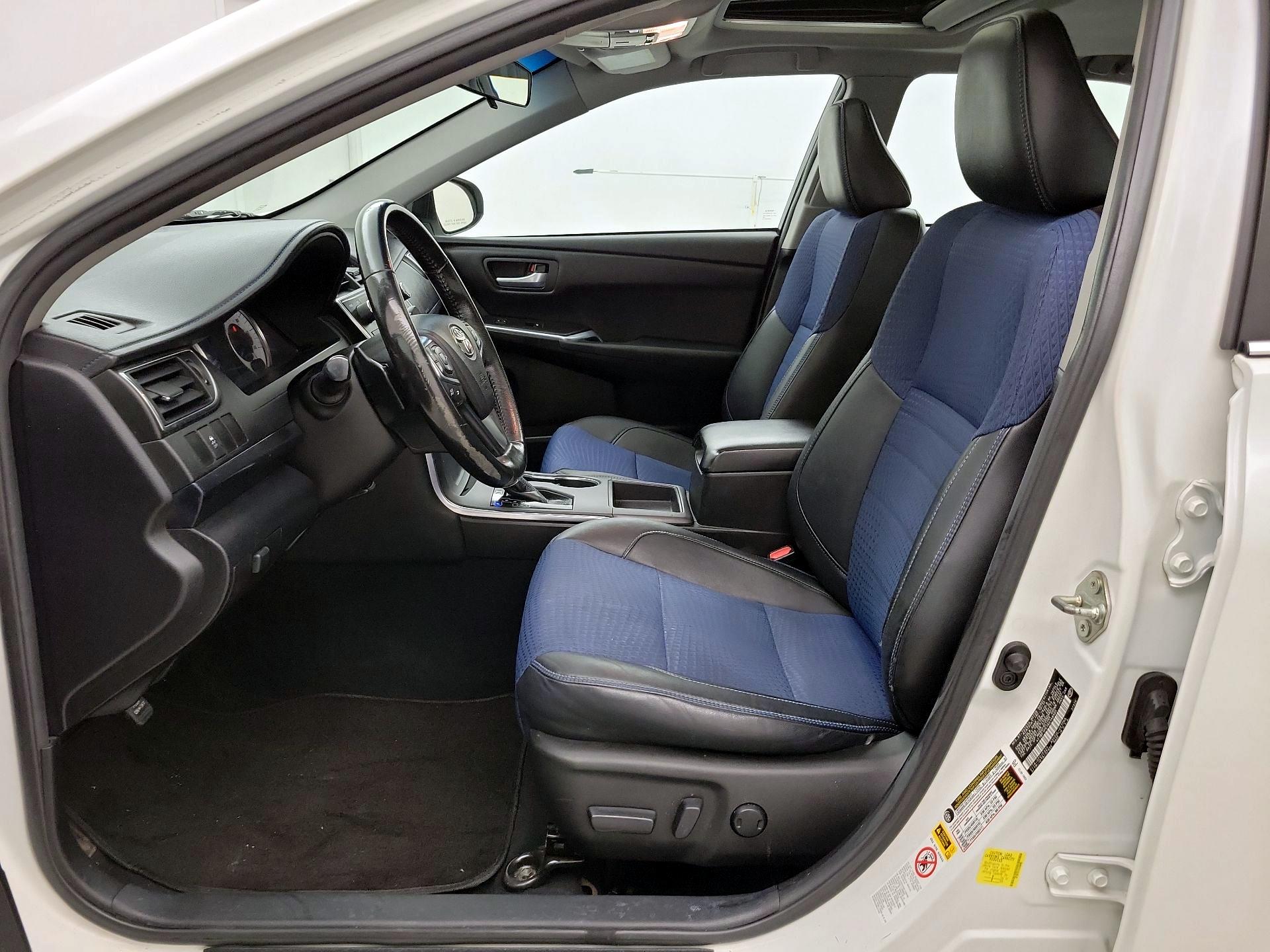 Thumbnail: 2016 Toyota Camry - 11
