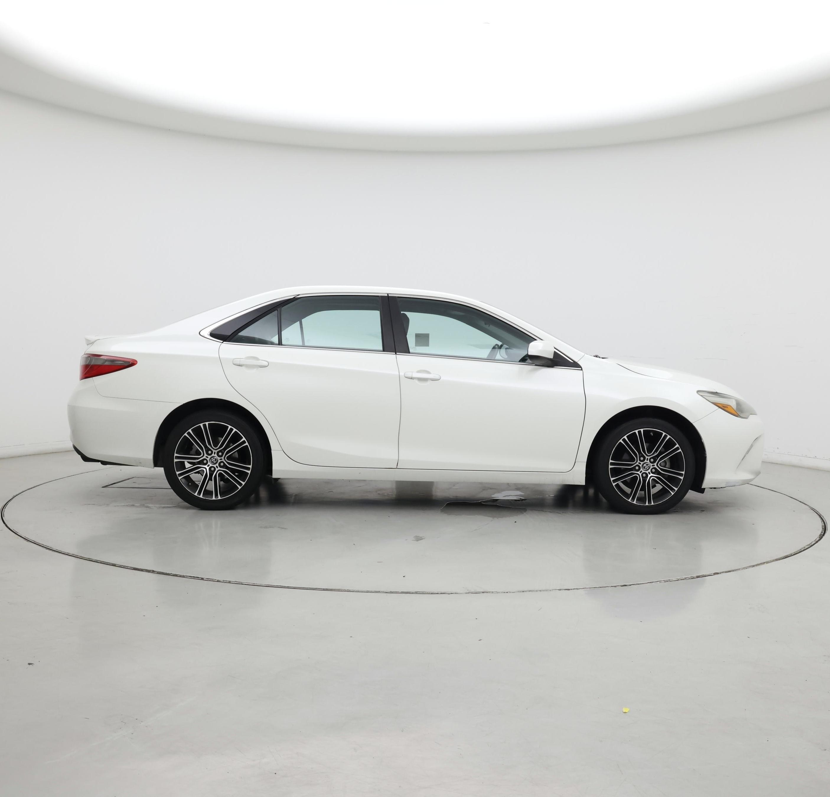 Thumbnail: 2016 Toyota Camry - 7
