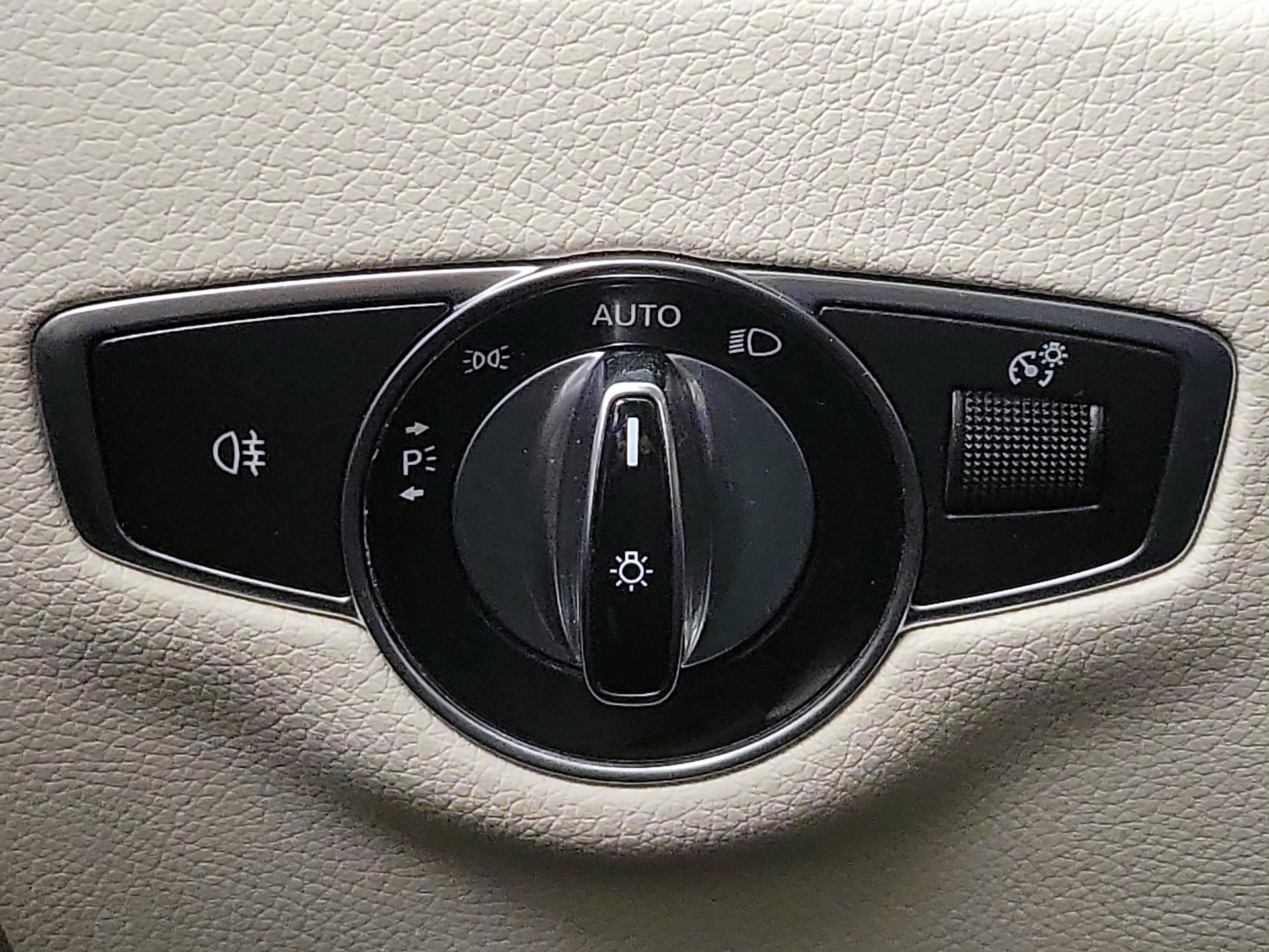 Thumbnail: 2019 Mercedes-Benz E-Class - 13