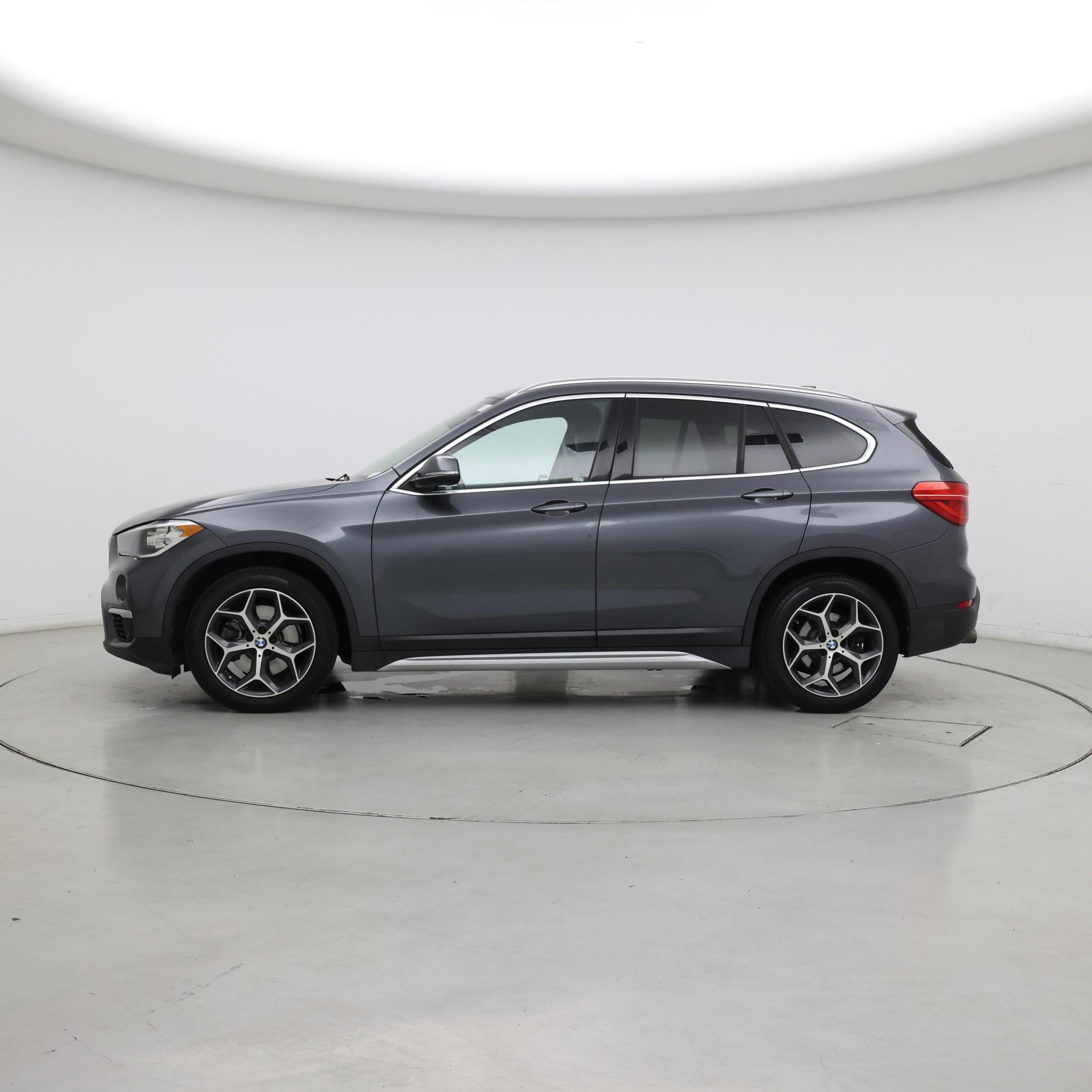 Thumbnail: 2019 BMW X1 - 3