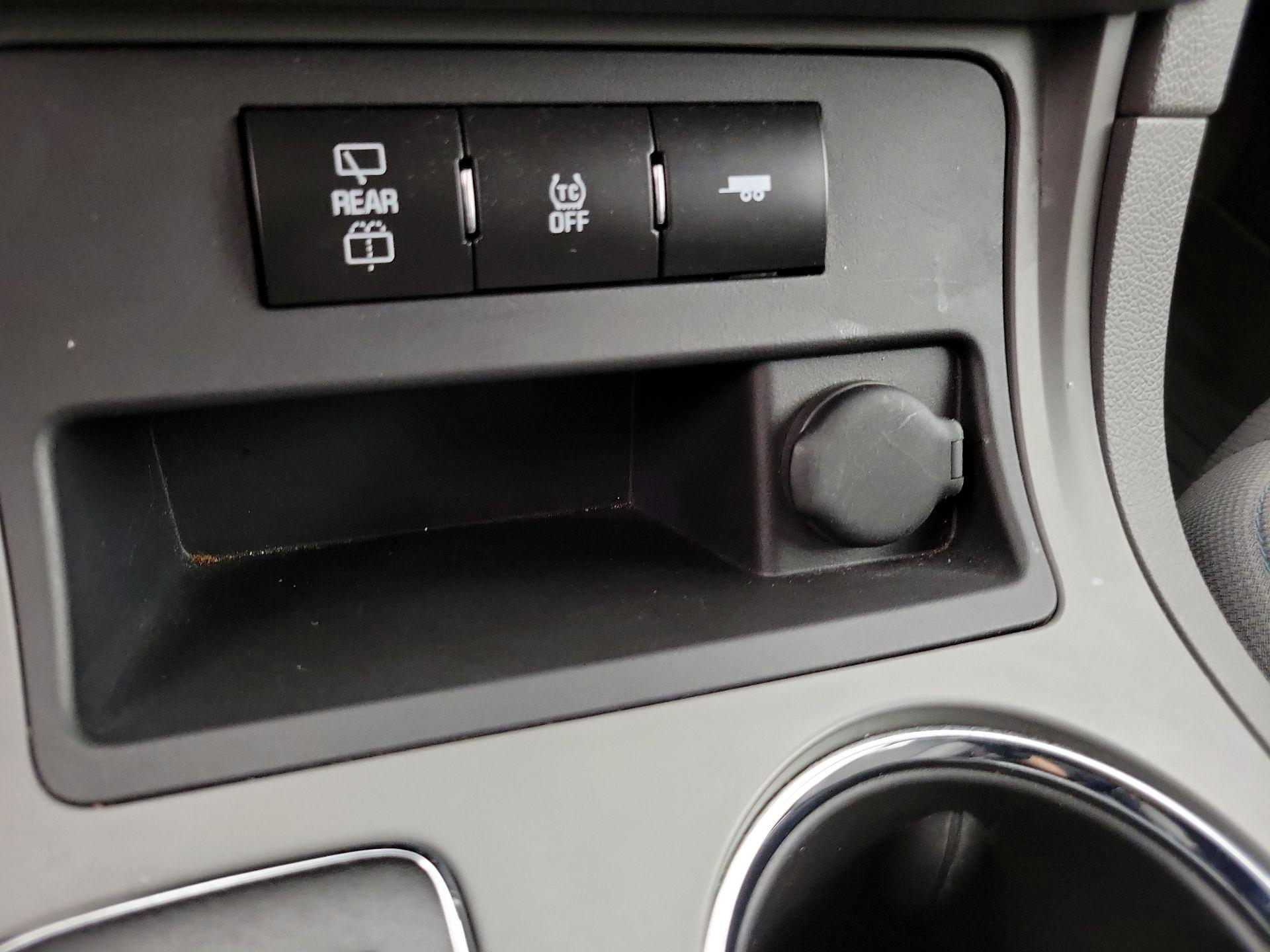 Thumbnail: 2014 Chevrolet Traverse - 18