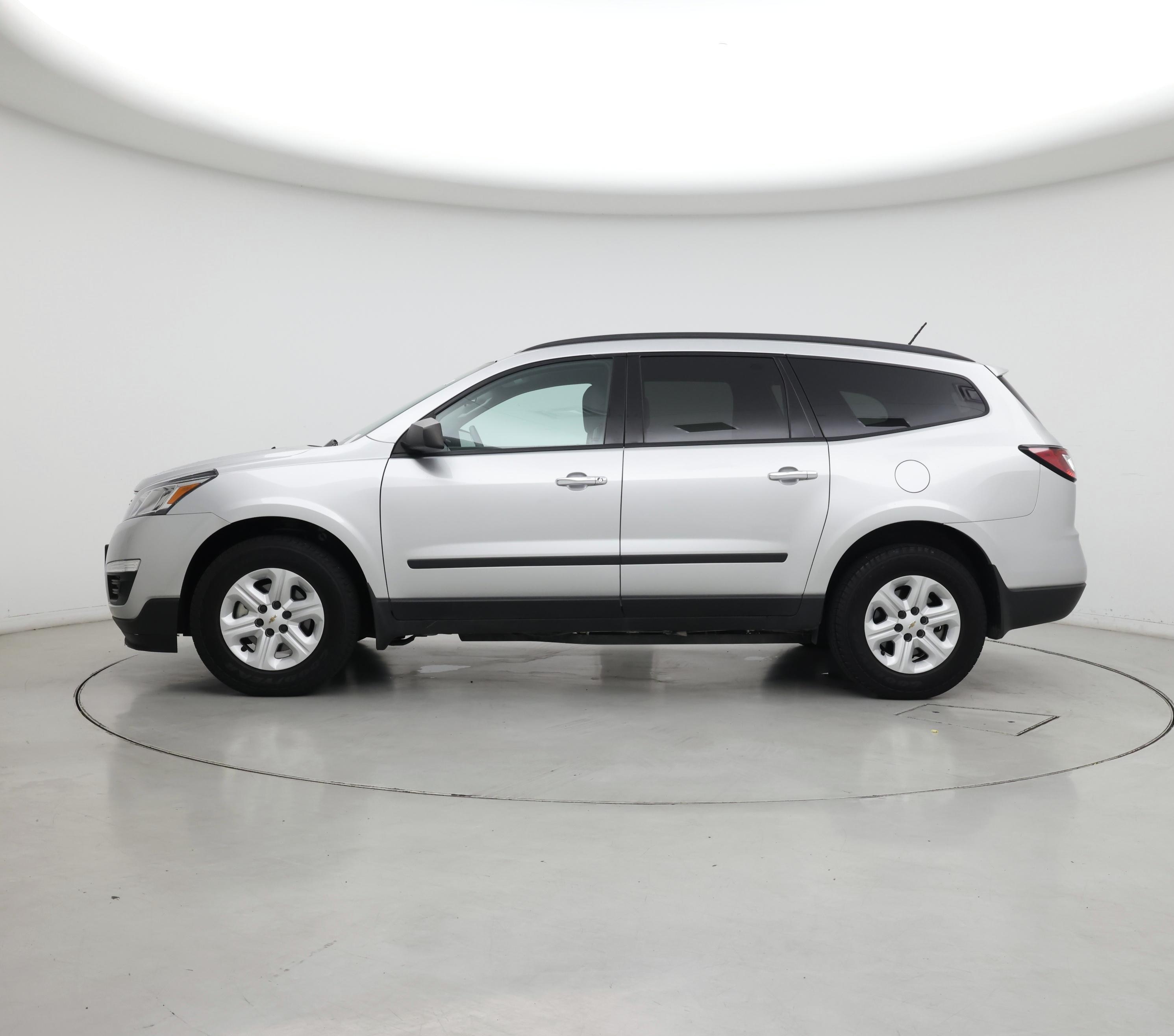 Thumbnail: 2014 Chevrolet Traverse - 3