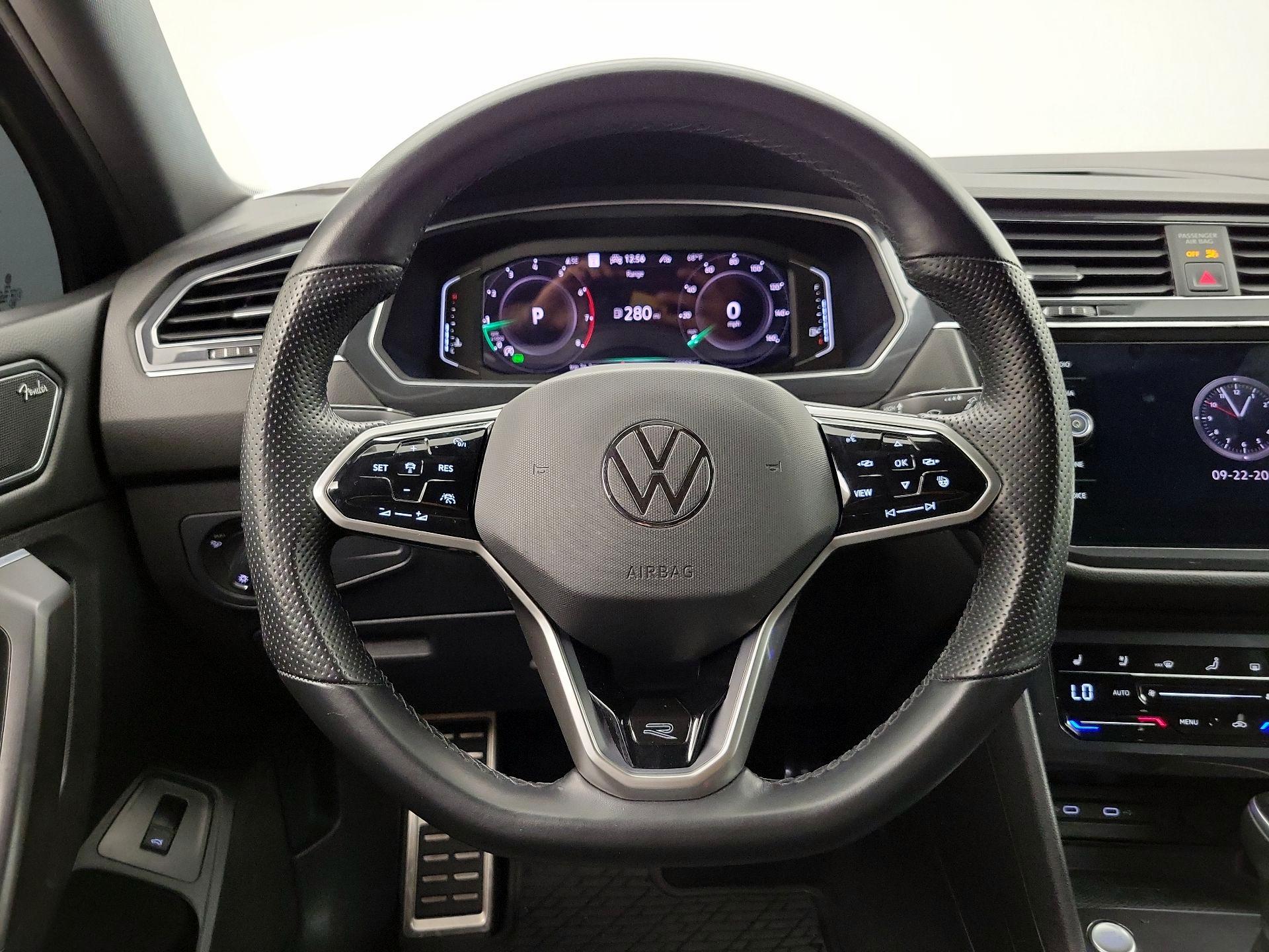 Thumbnail: 2022 Volkswagen Tiguan - 10