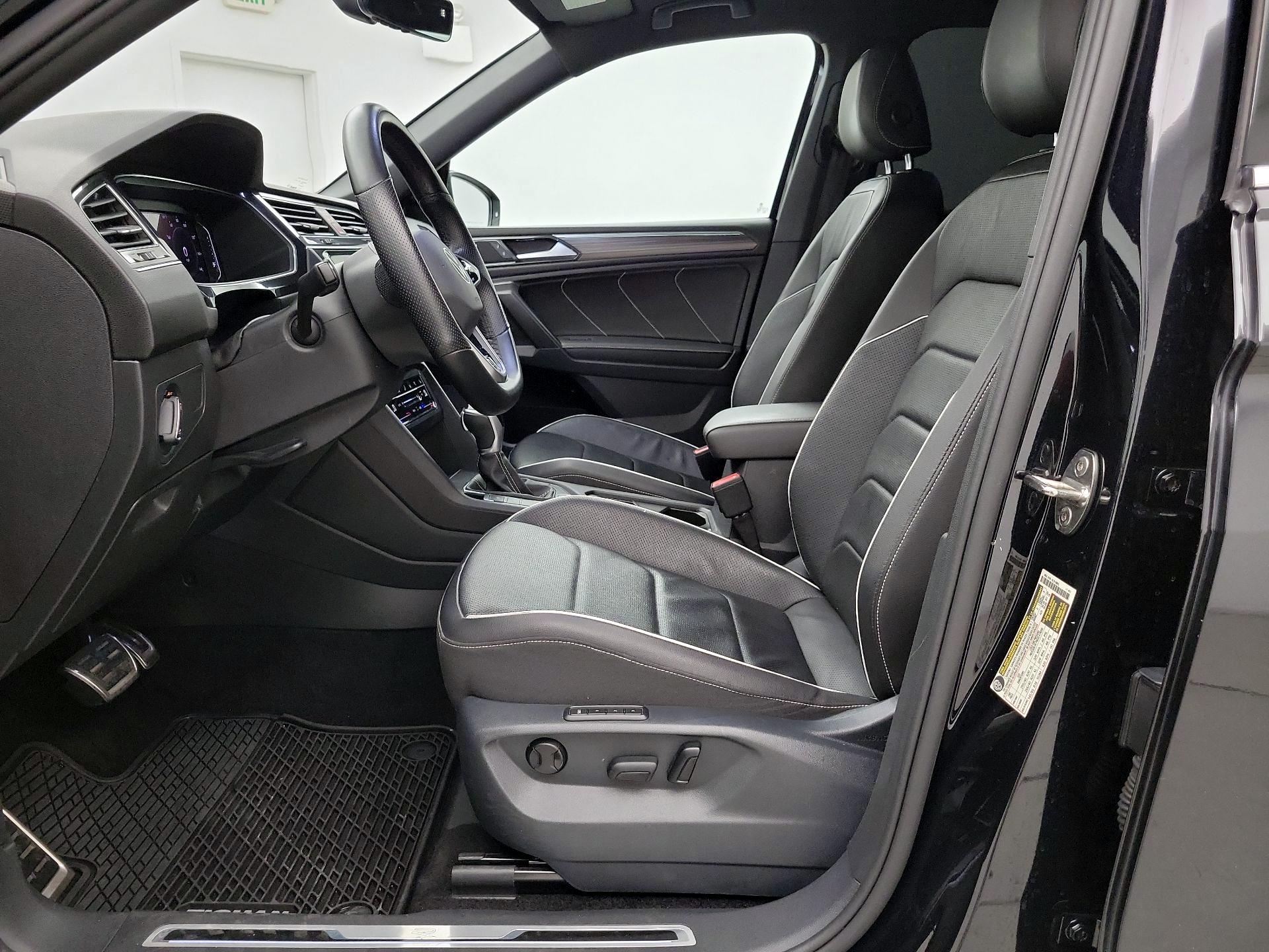Thumbnail: 2022 Volkswagen Tiguan - 11