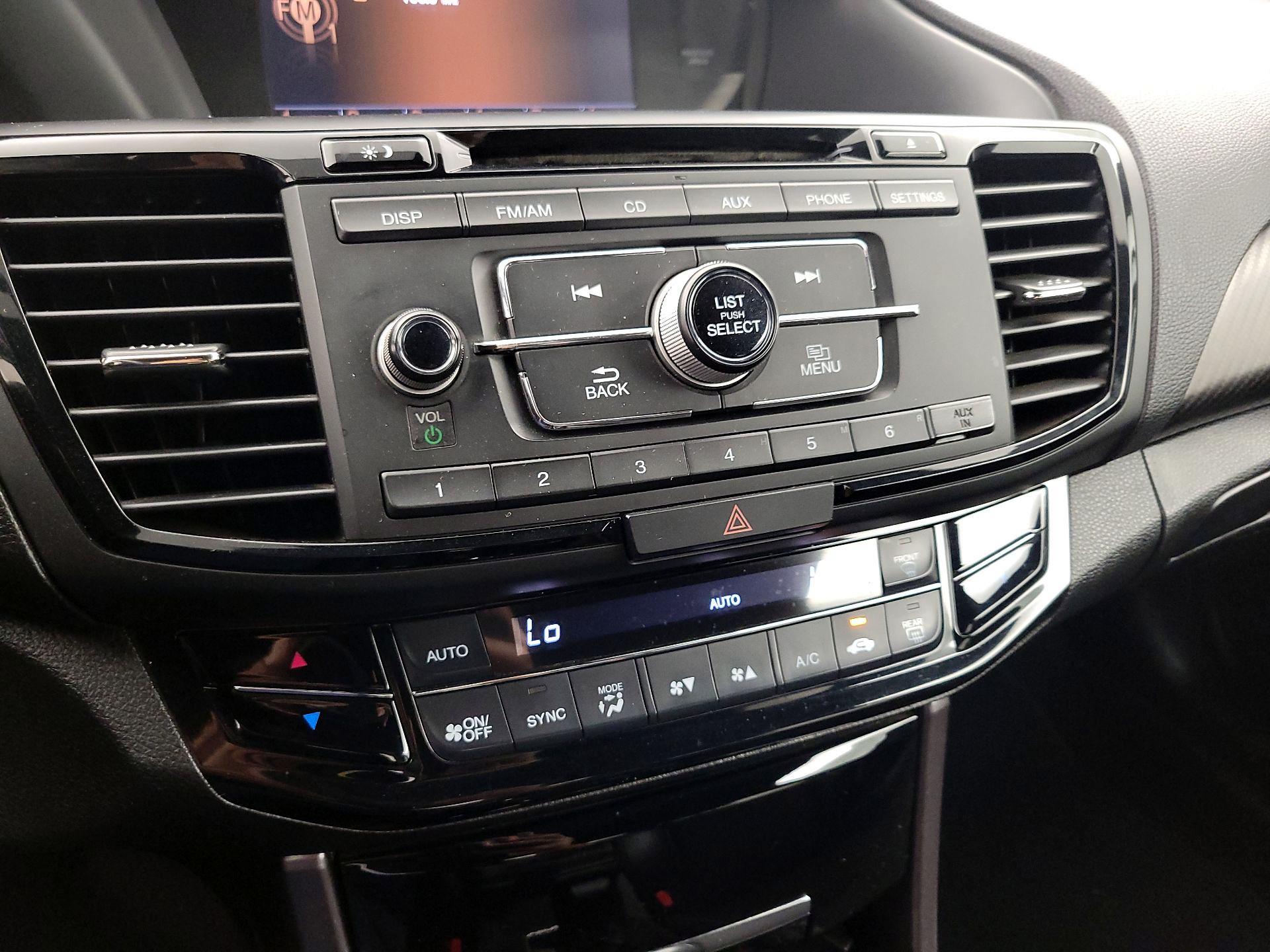 Thumbnail: 2016 Honda Accord - 16