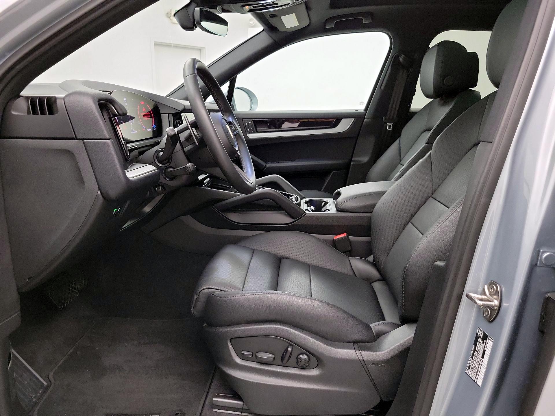 Thumbnail: 2025 Porsche Cayenne - 11