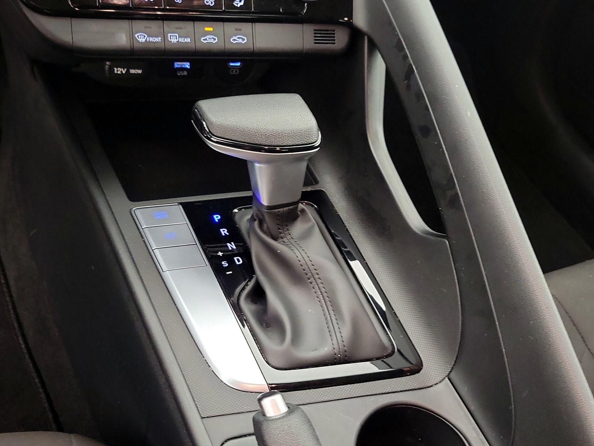 Thumbnail: 2024 Hyundai Elantra - 18