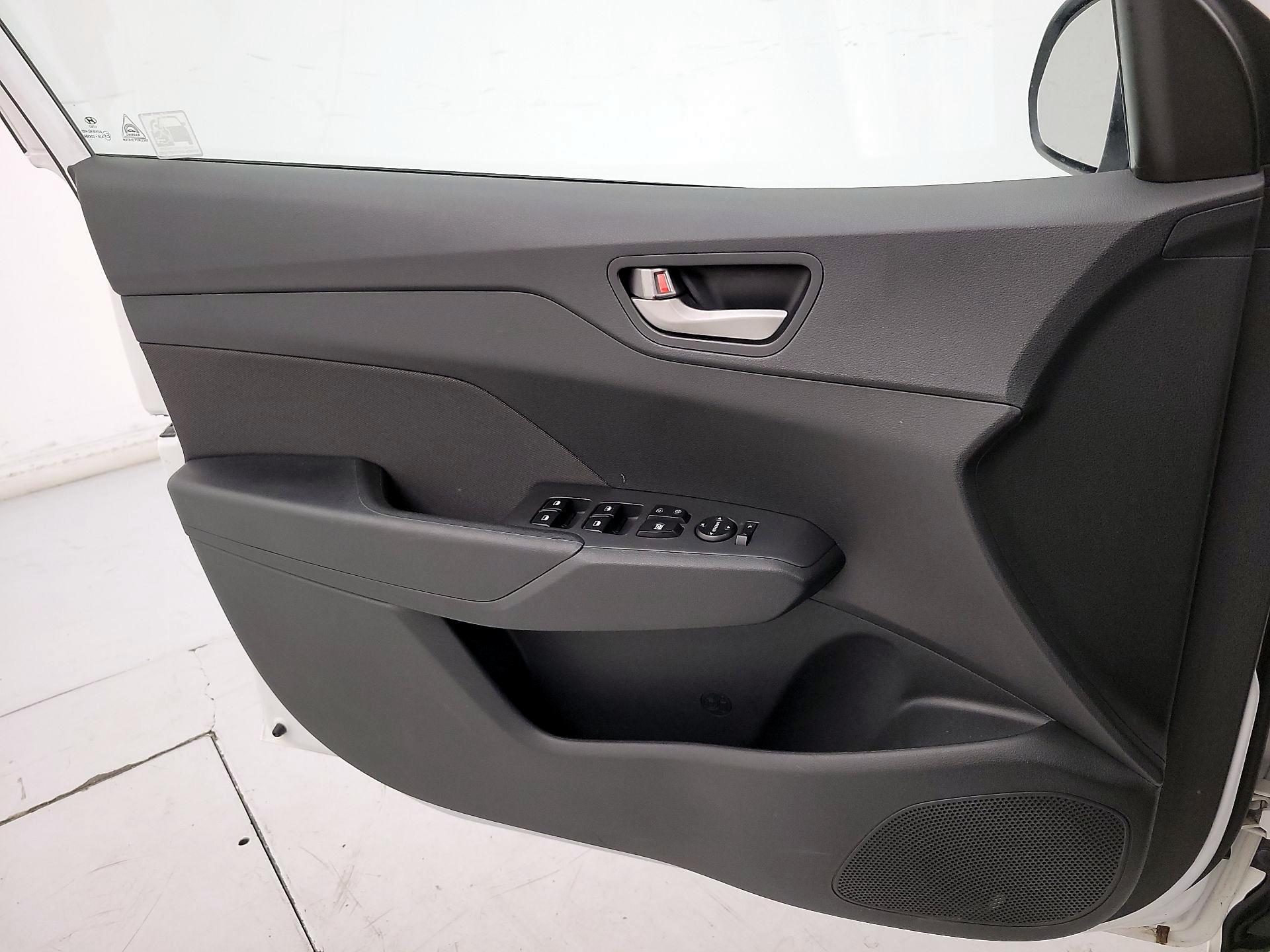 Thumbnail: 2018 Hyundai Accent - 12