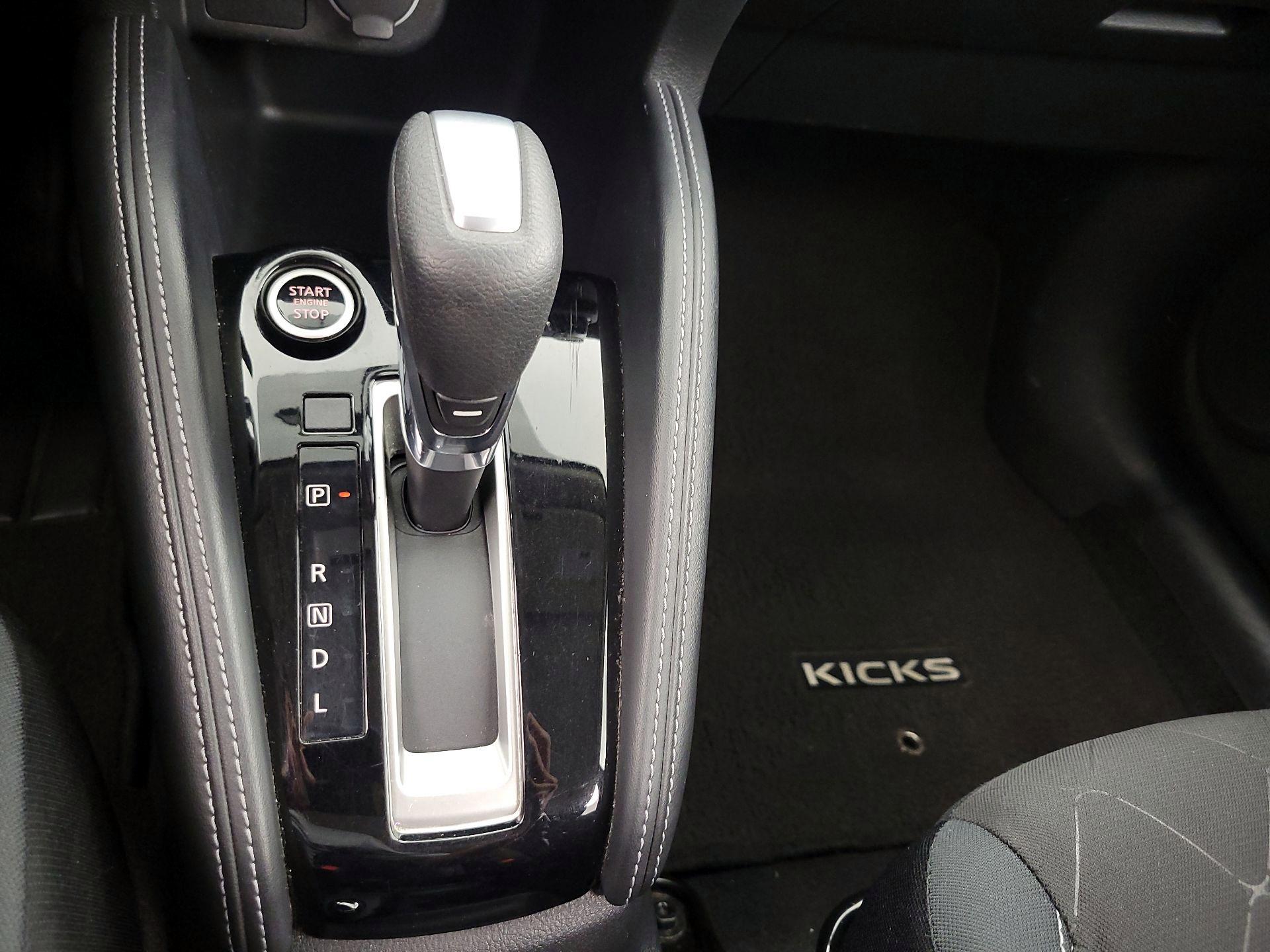 Thumbnail: 2018 Nissan Kicks - 16