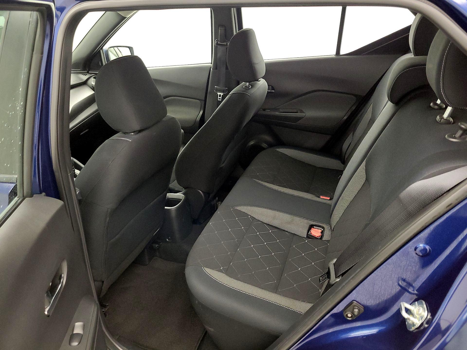 Thumbnail: 2018 Nissan Kicks - 17
