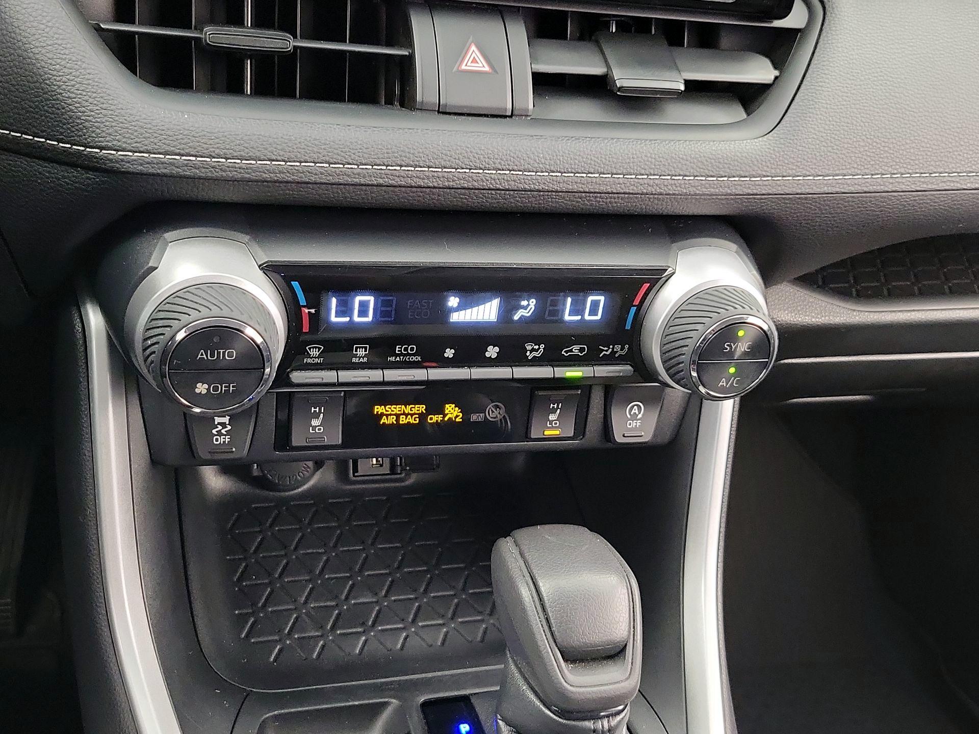 Thumbnail: 2021 Toyota RAV4 - 16