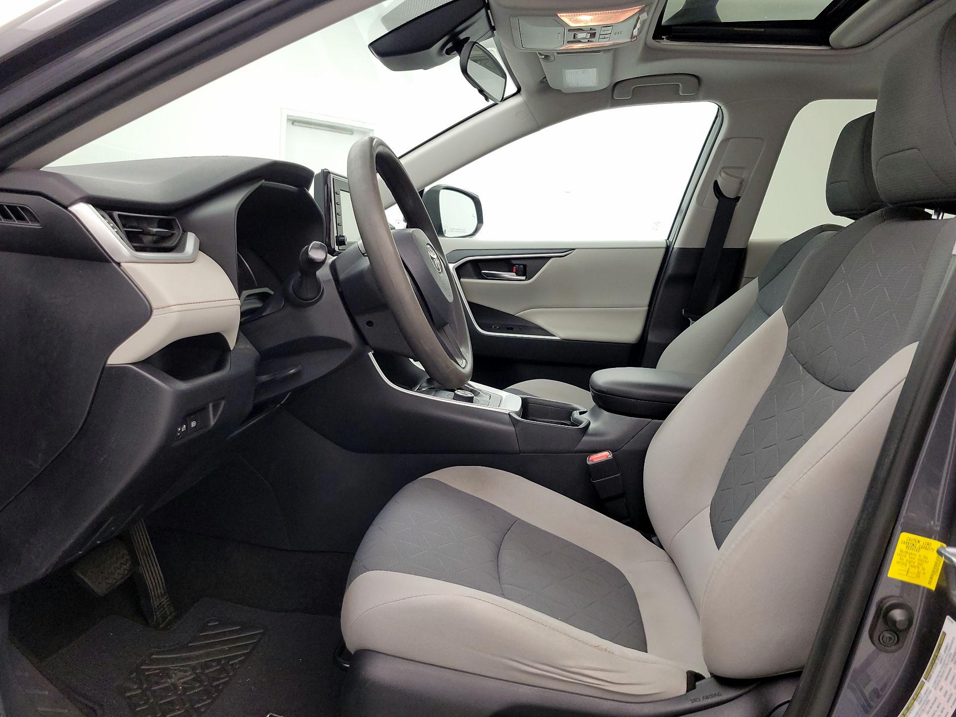 Thumbnail: 2019 Toyota RAV4 - 11