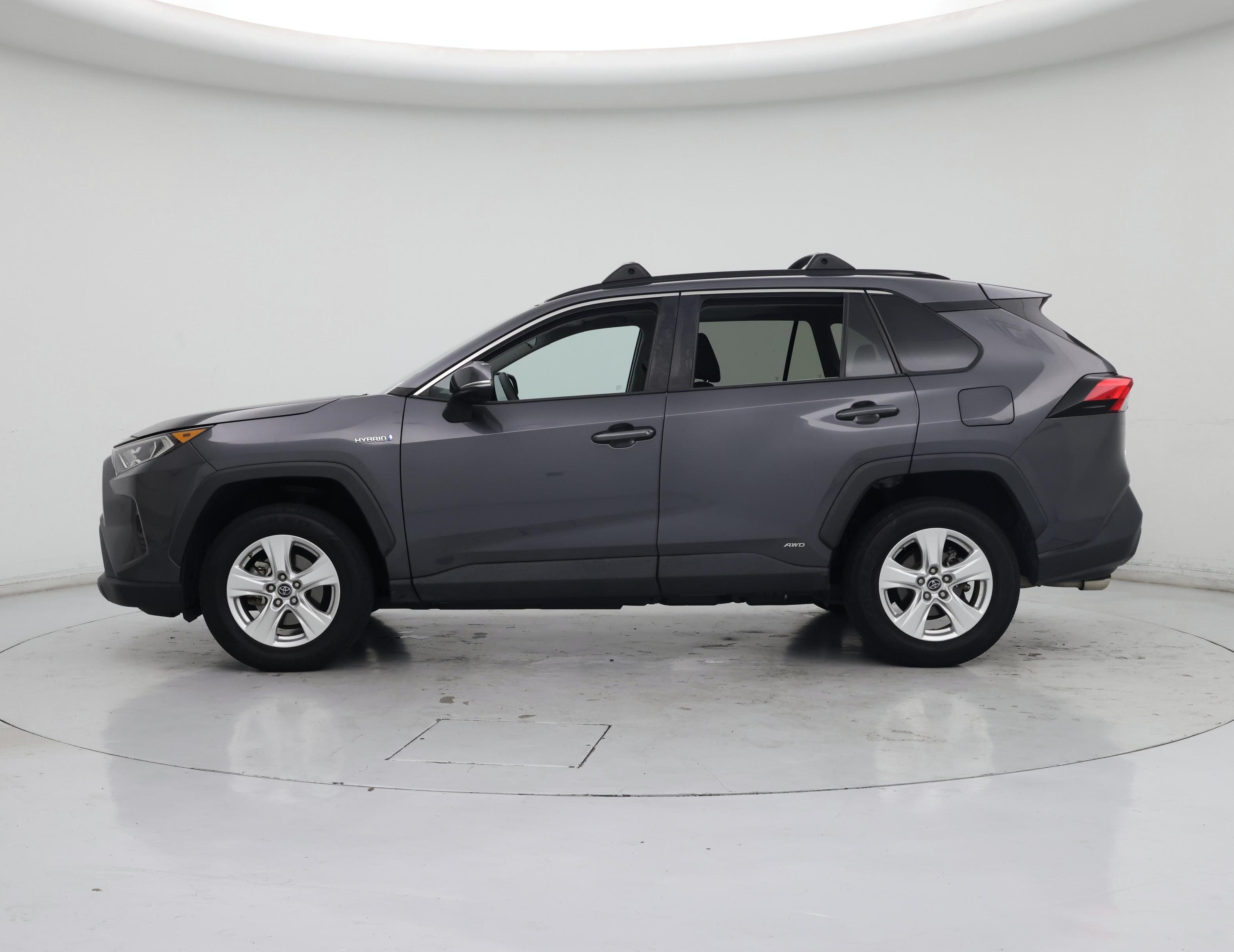 Thumbnail: 2019 Toyota RAV4 - 3