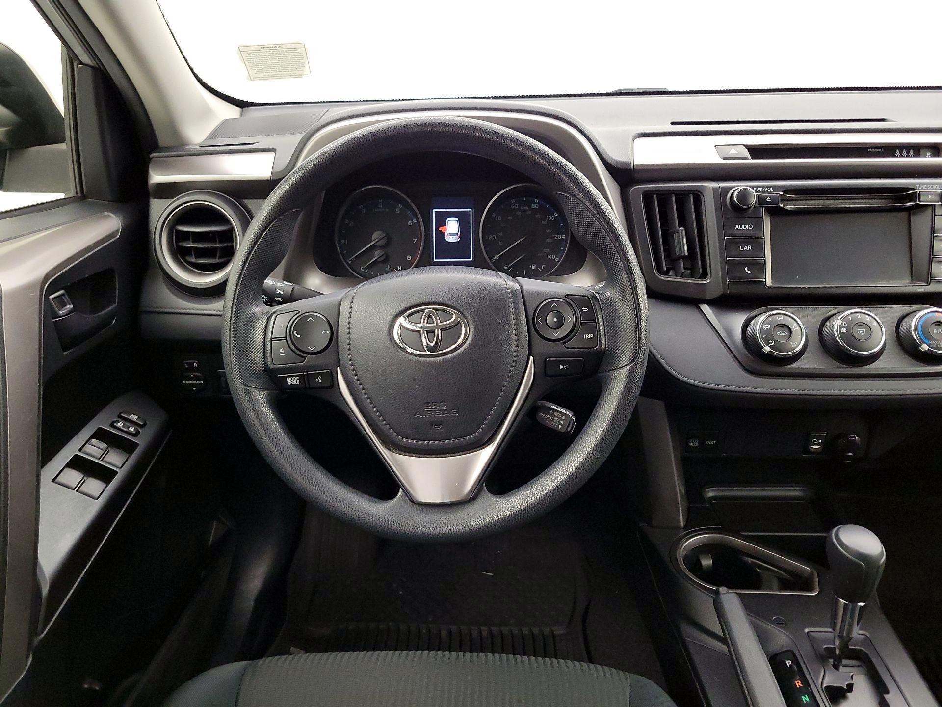 Thumbnail: 2018 Toyota RAV4 - 10