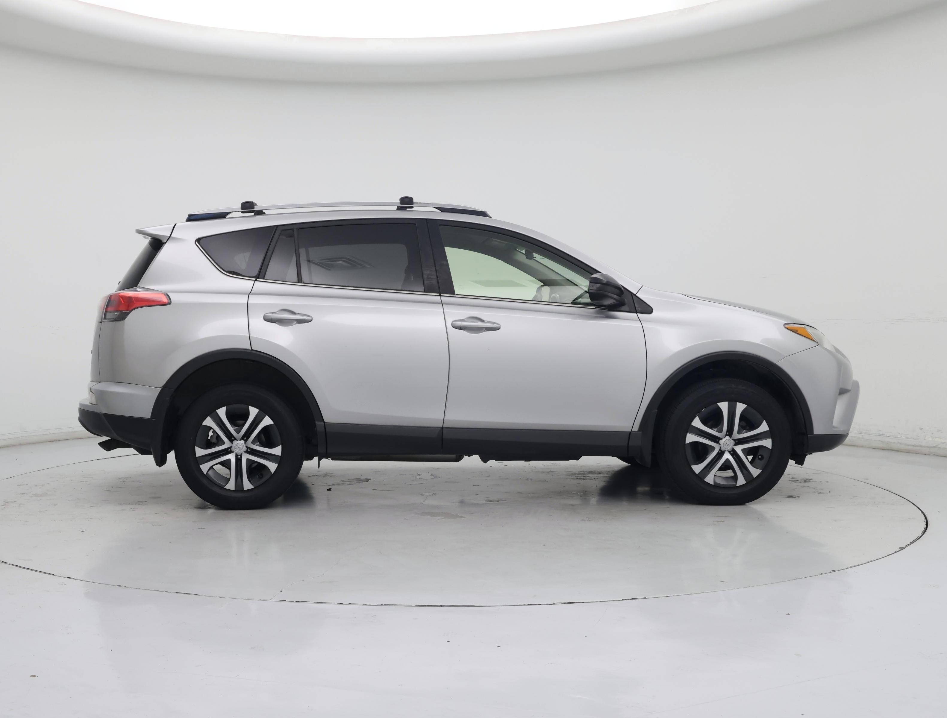 Thumbnail: 2018 Toyota RAV4 - 7