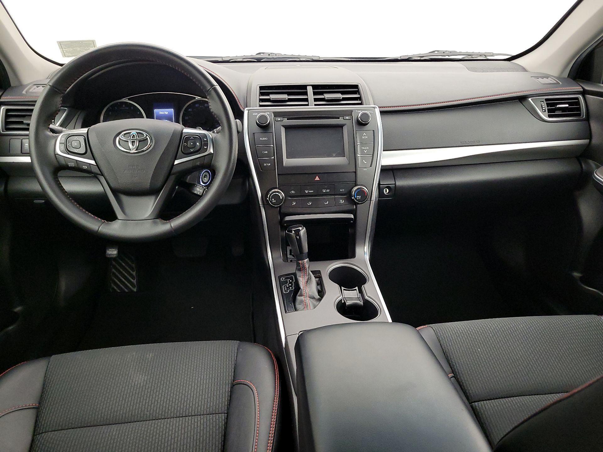 Thumbnail: 2016 Toyota Camry - 9