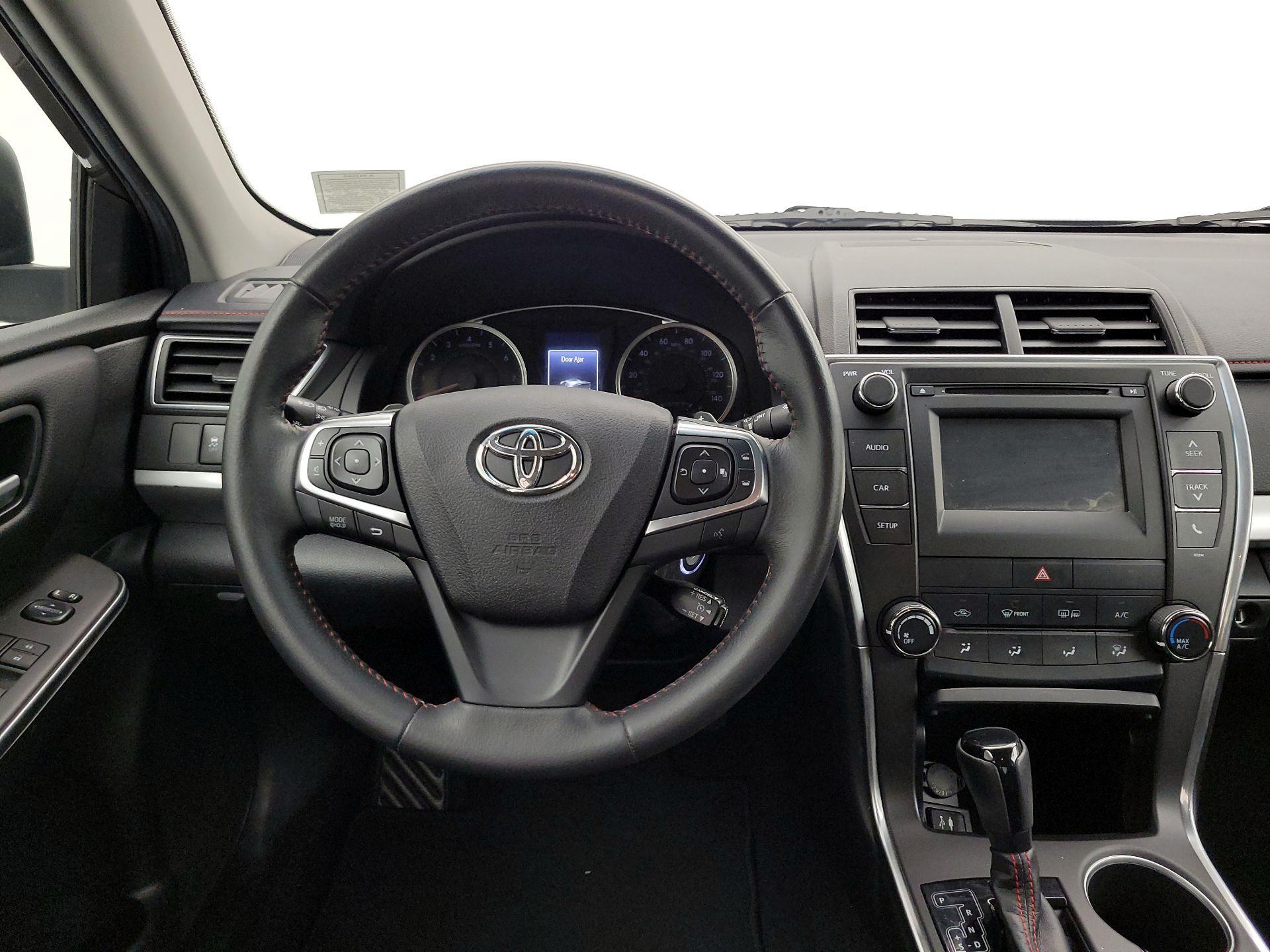 Thumbnail: 2016 Toyota Camry - 10
