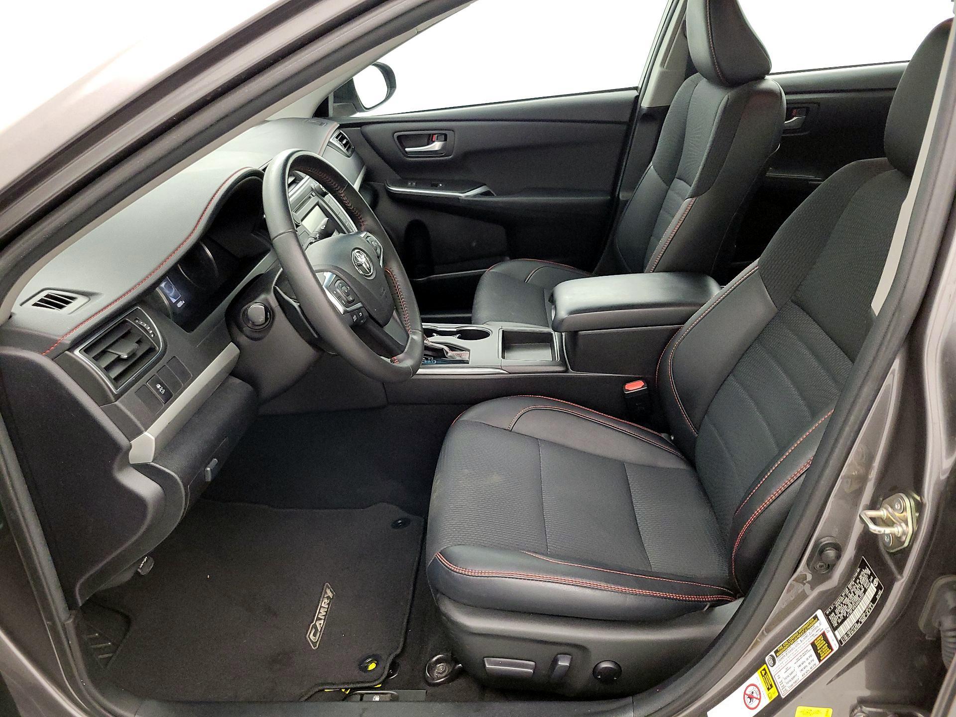 Thumbnail: 2016 Toyota Camry - 11