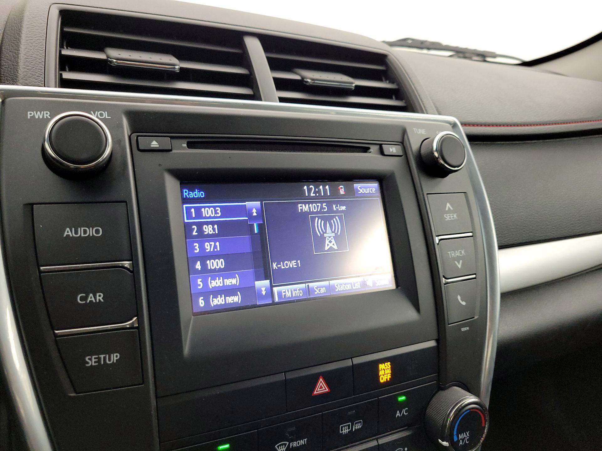 Thumbnail: 2016 Toyota Camry - 15