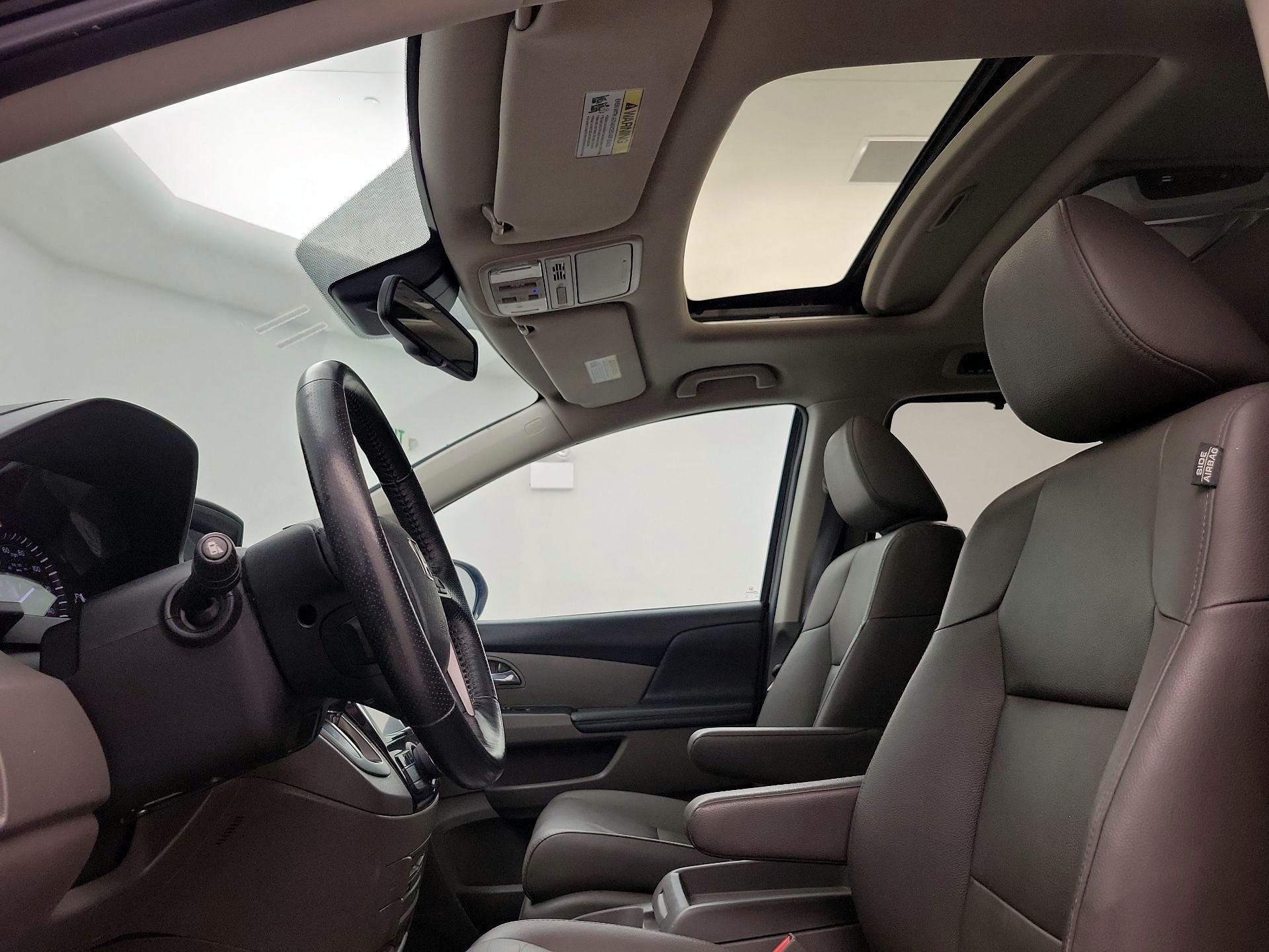 Thumbnail: 2015 Honda Odyssey - 19