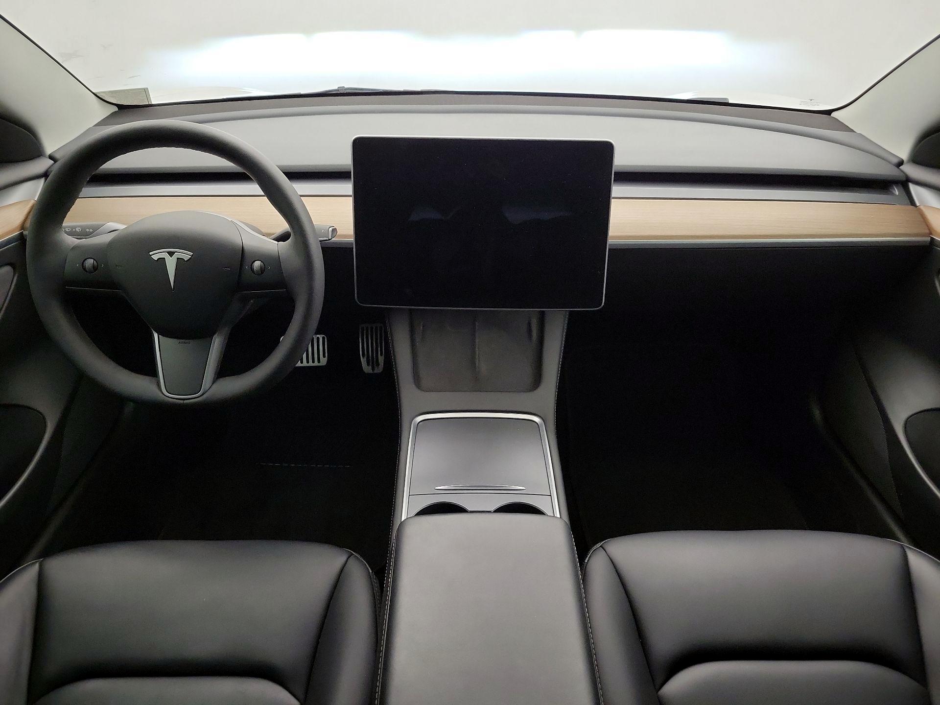 Thumbnail: 2023 Tesla Model 3 - 9