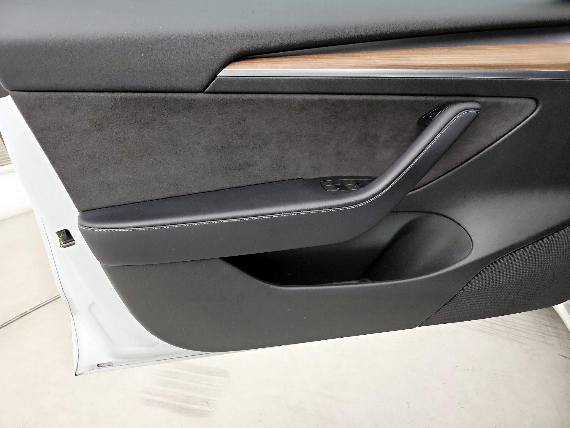 Thumbnail: 2023 Tesla Model 3 - 12