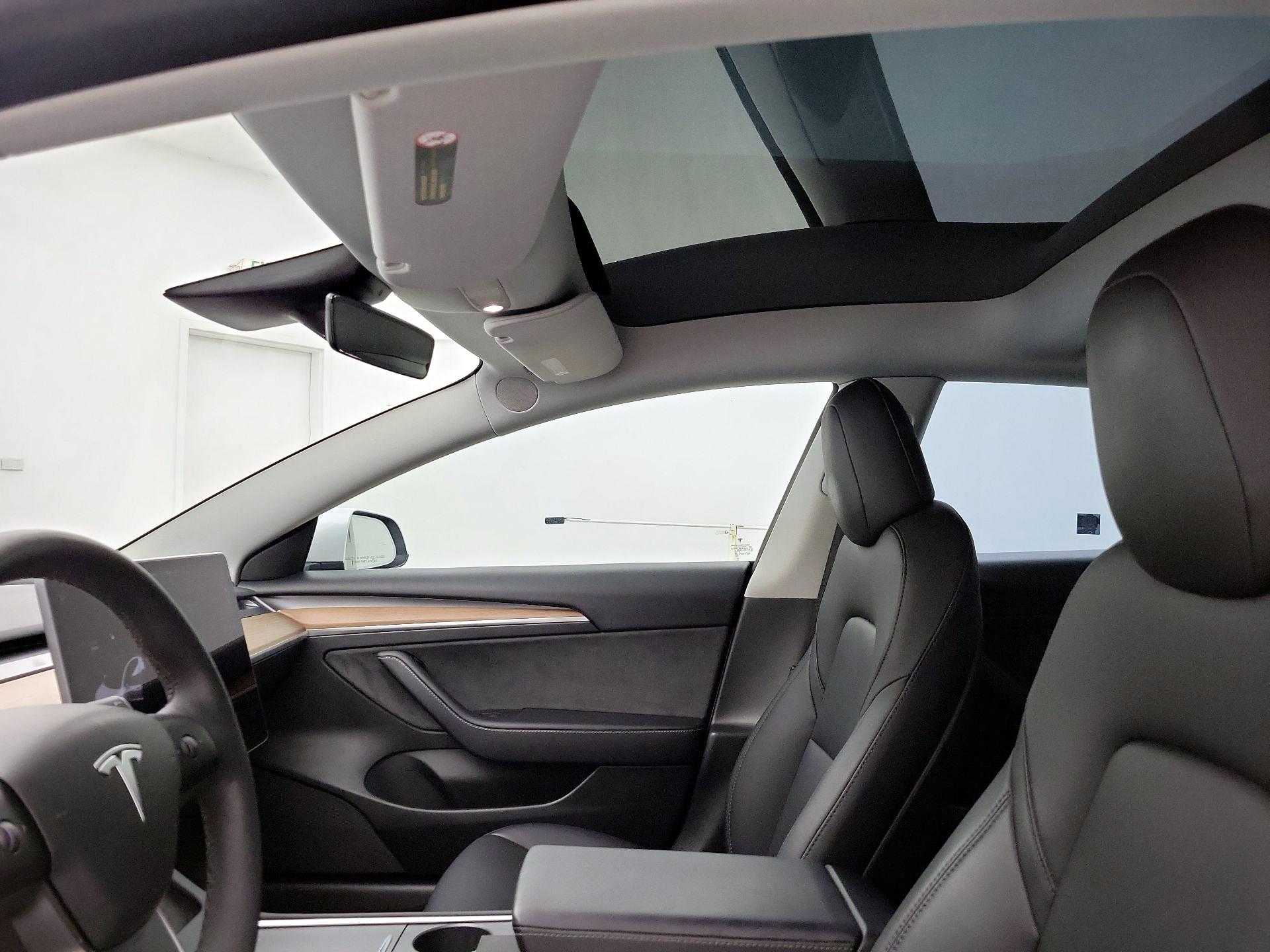 Thumbnail: 2023 Tesla Model 3 - 18