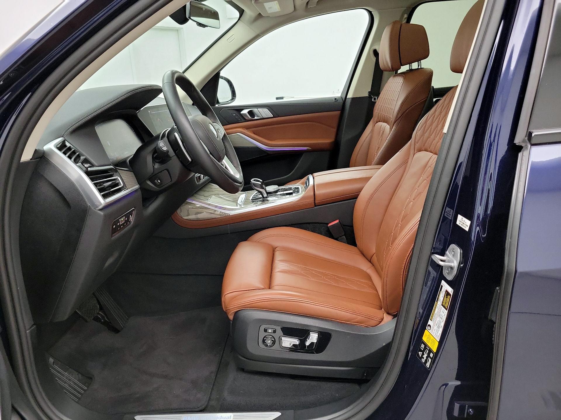 Thumbnail: 2021 BMW X7 - 11
