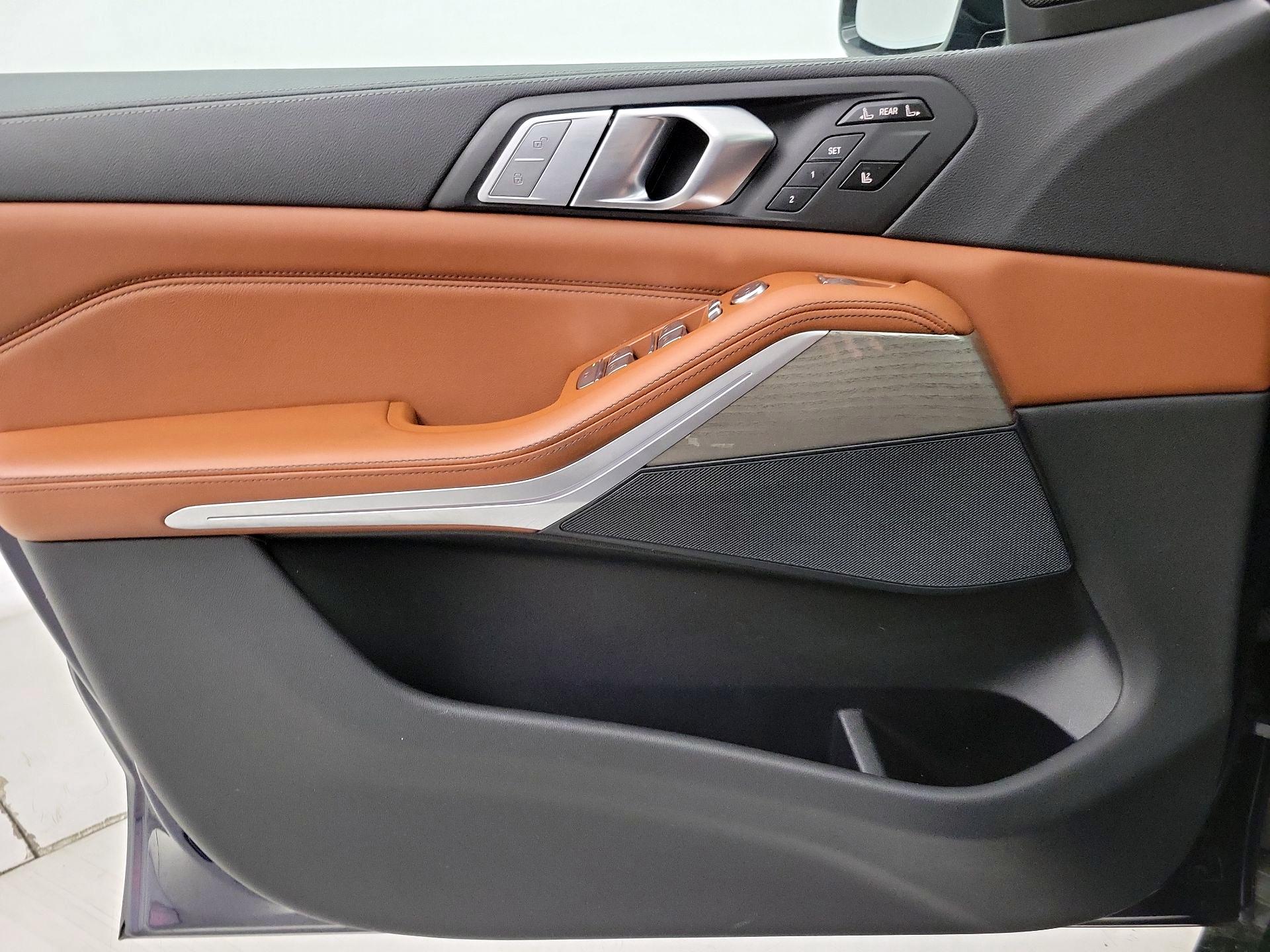 Thumbnail: 2021 BMW X7 - 12
