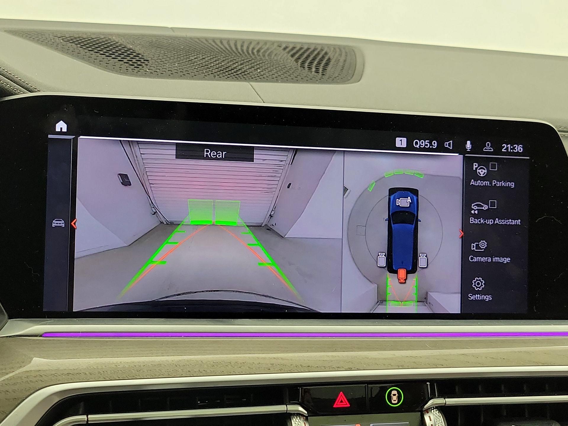 Thumbnail: 2021 BMW X7 - 15