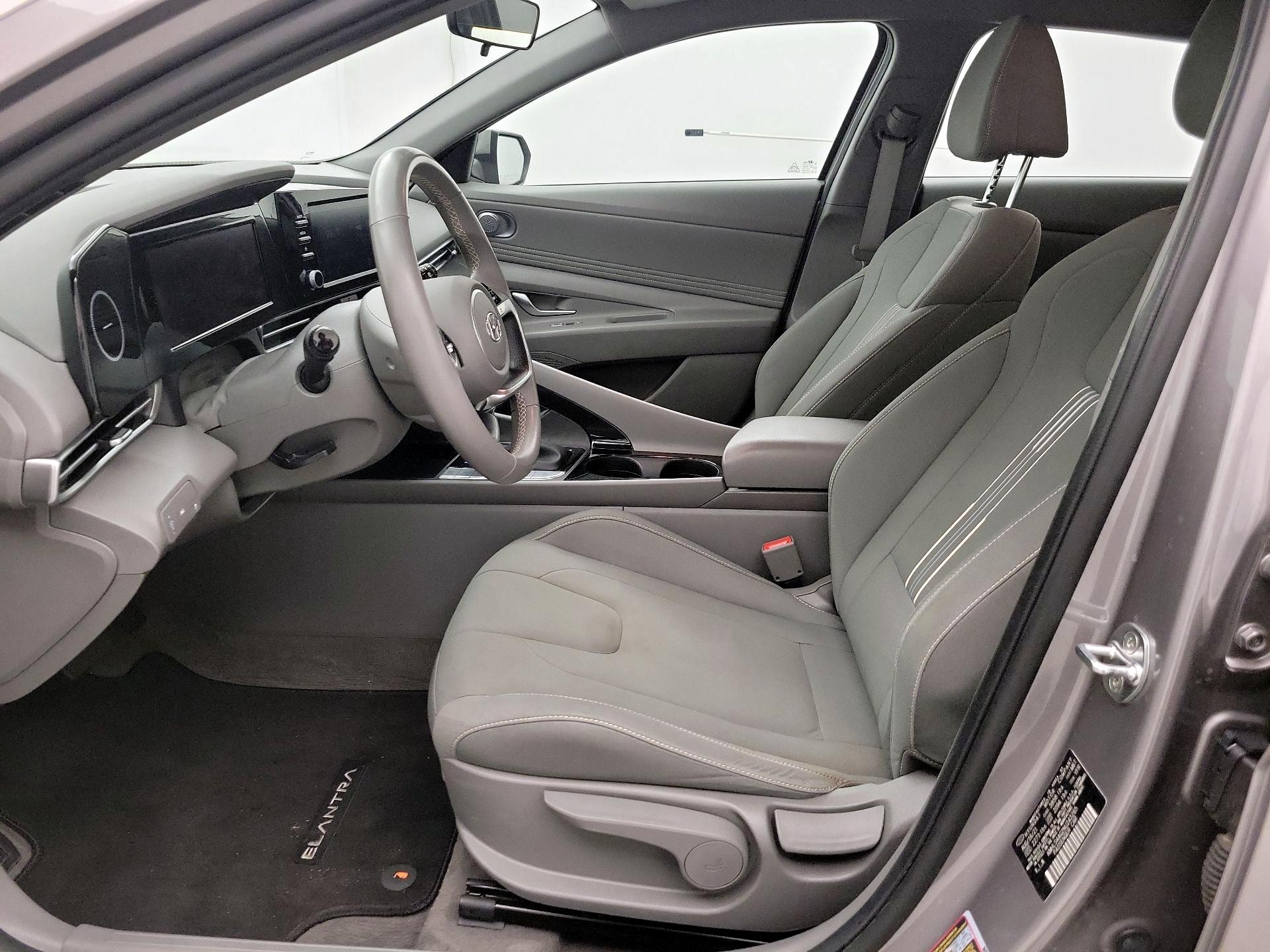 Thumbnail: 2022 Hyundai Elantra - 11