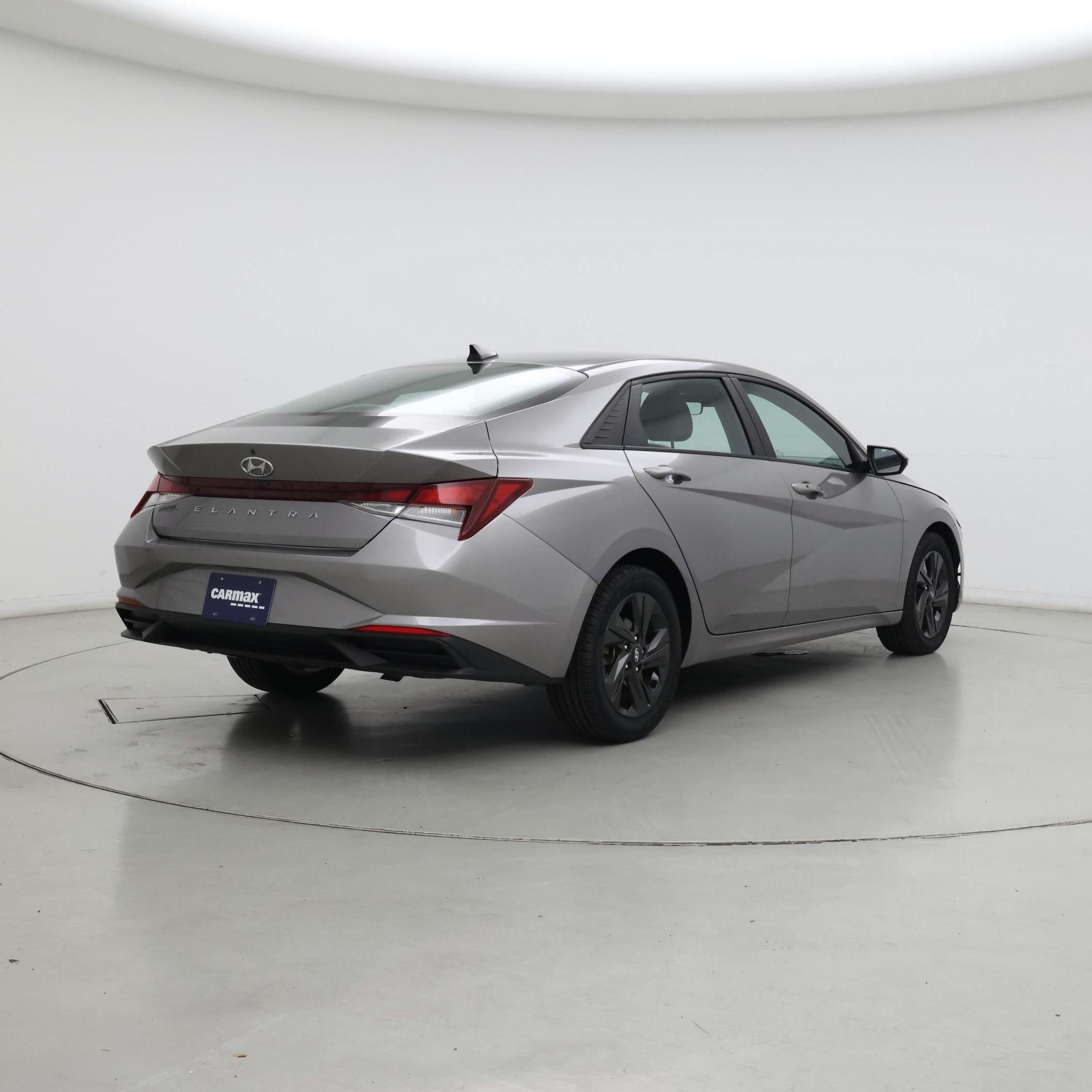 Thumbnail: 2022 Hyundai Elantra - 8