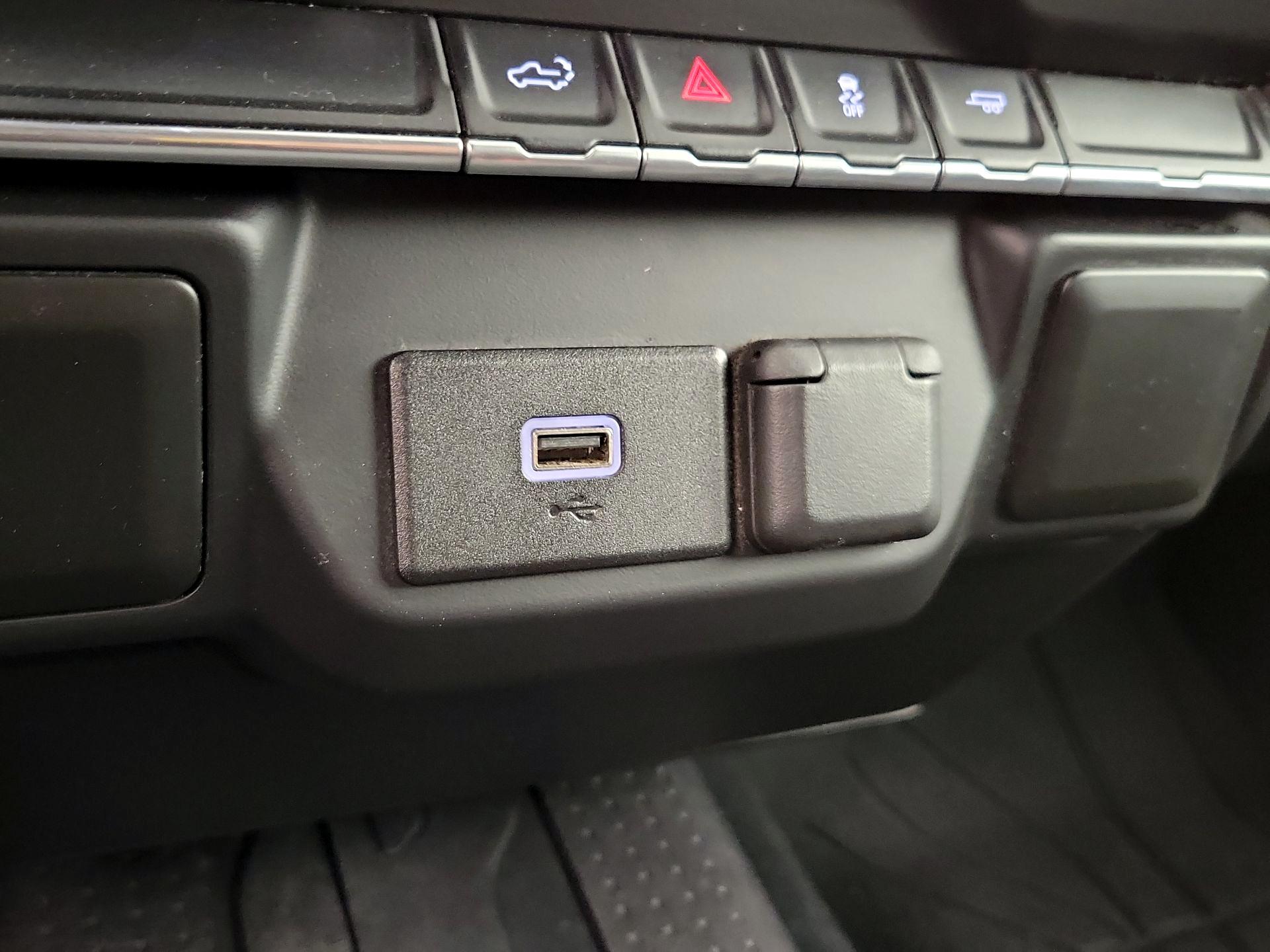 Thumbnail: 2020 Chevrolet Silverado 1500 - 18