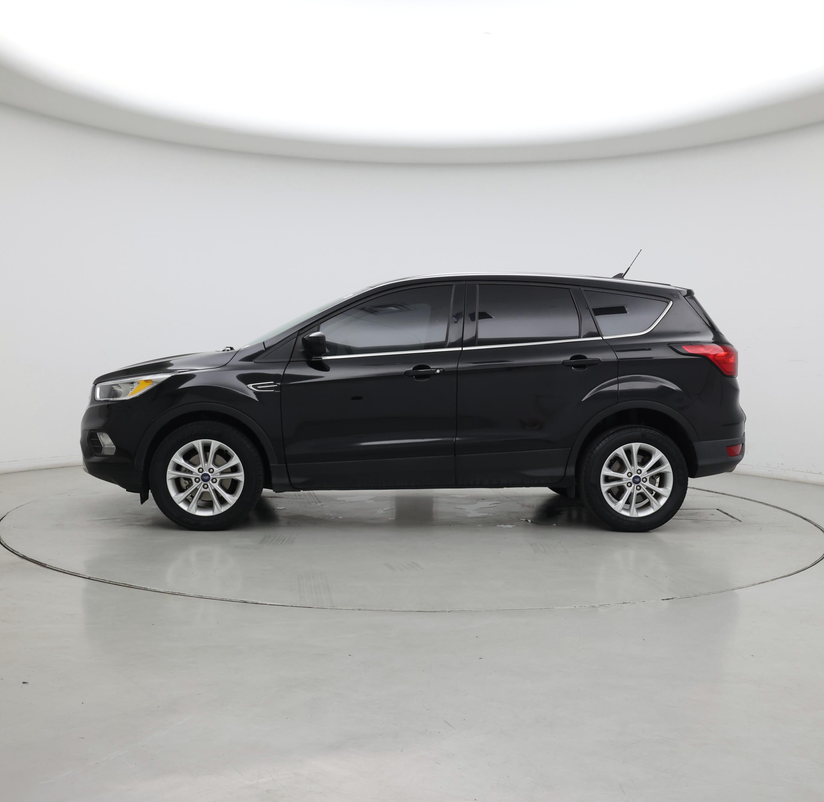 Thumbnail: 2019 Ford Escape - 3