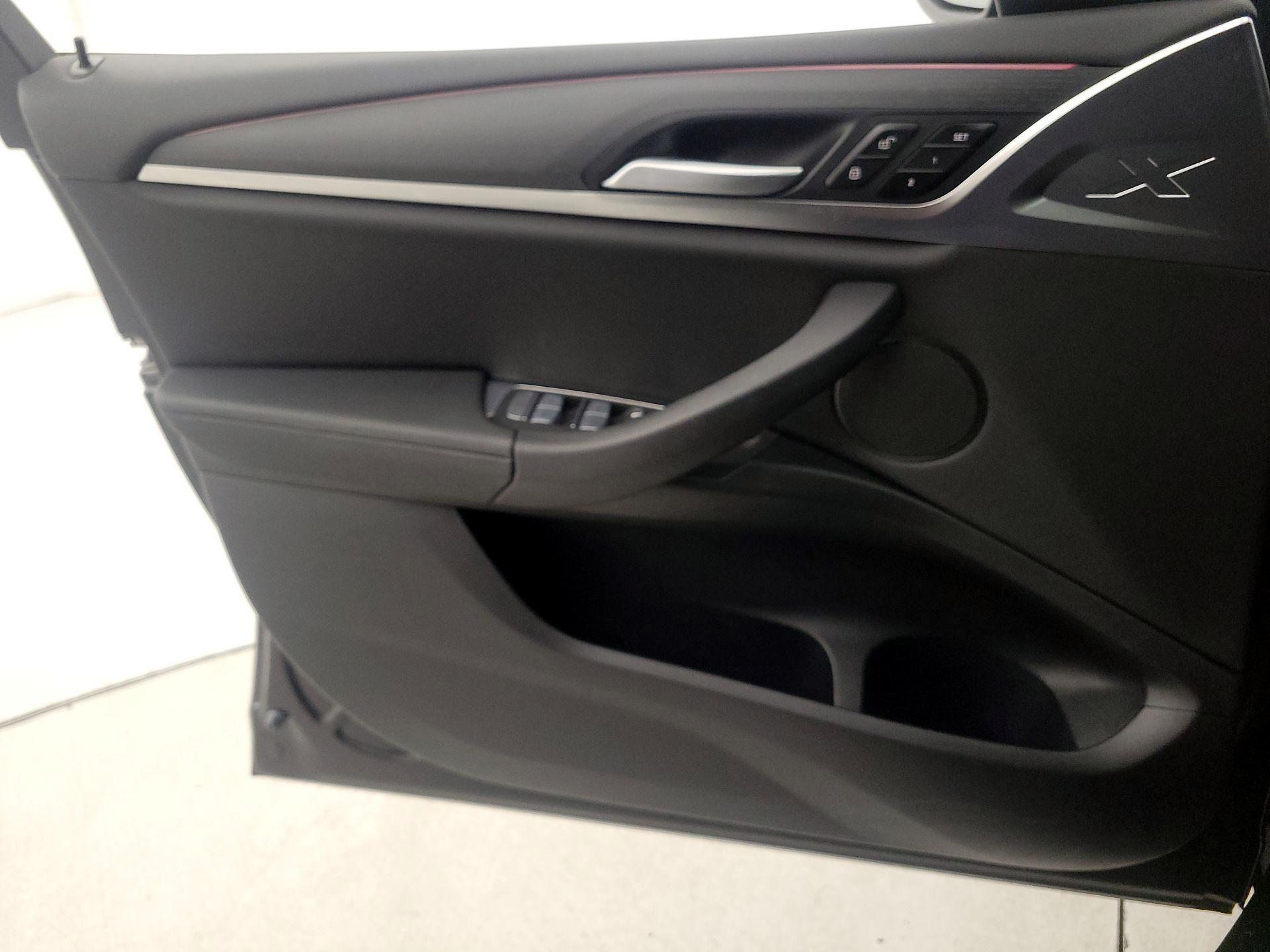 Thumbnail: 2022 BMW X3 - 12