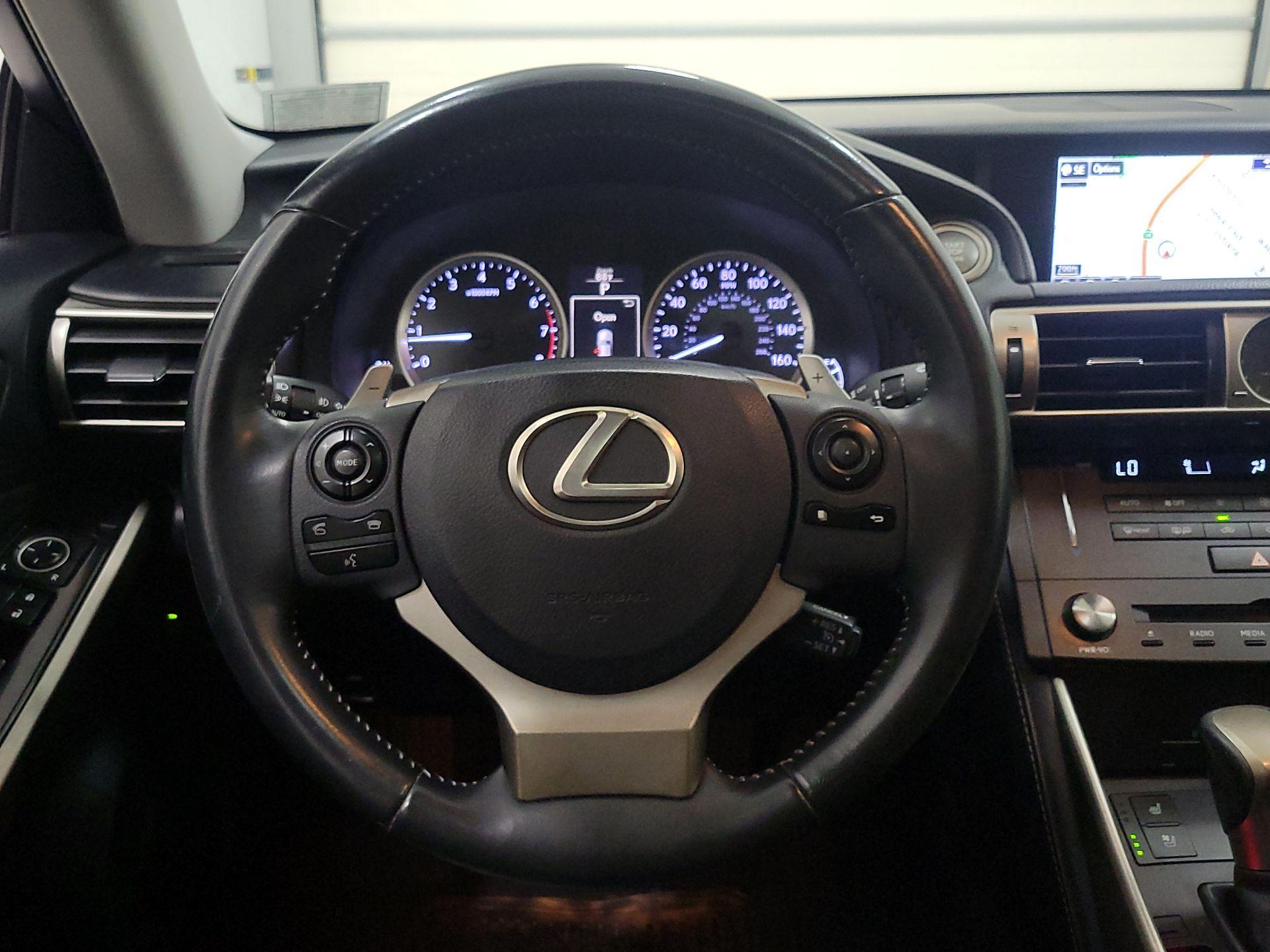 Thumbnail: 2015 Lexus IS - 10