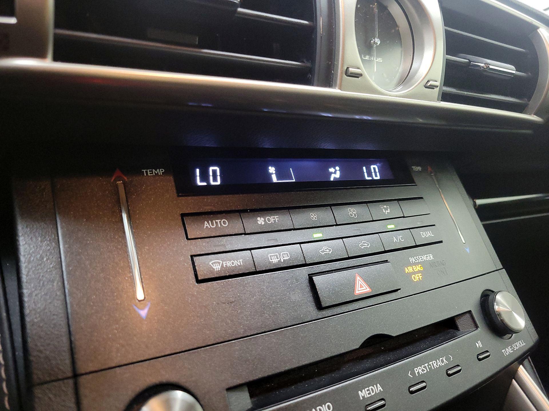 Thumbnail: 2015 Lexus IS - 15