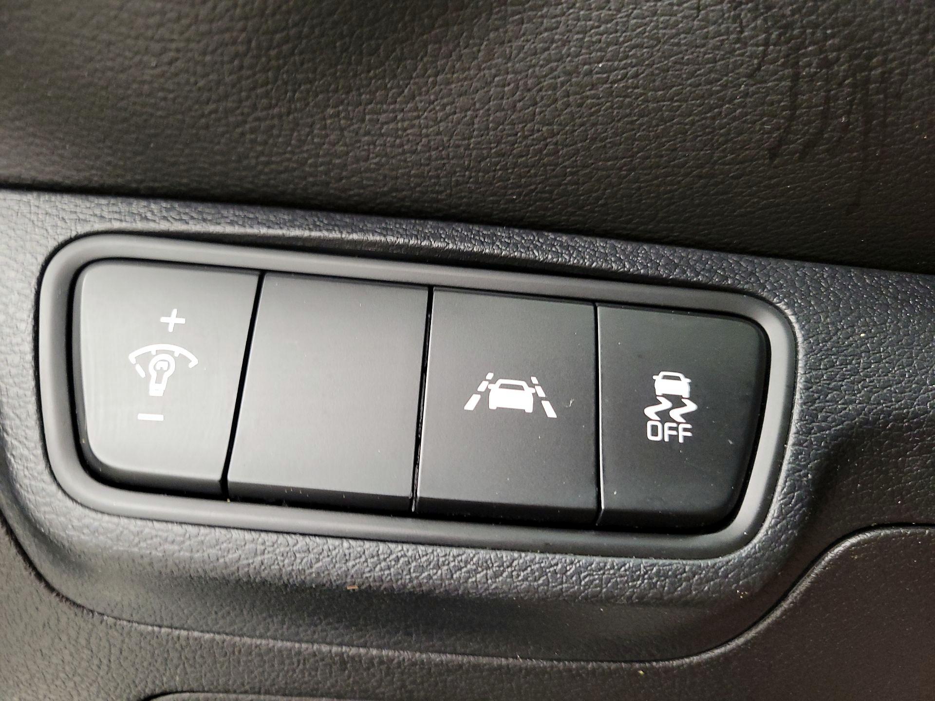 Thumbnail: 2021 Kia Forte - 13
